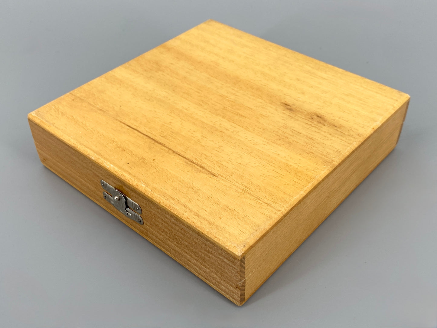 Magnetisches Schachspiel in Reisegröße aus Holz mit Intarsie