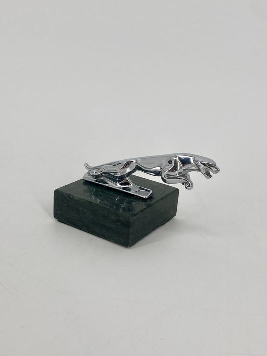 Original Kühlerfigur Jaguar auf Marmorsockel 7242653WB