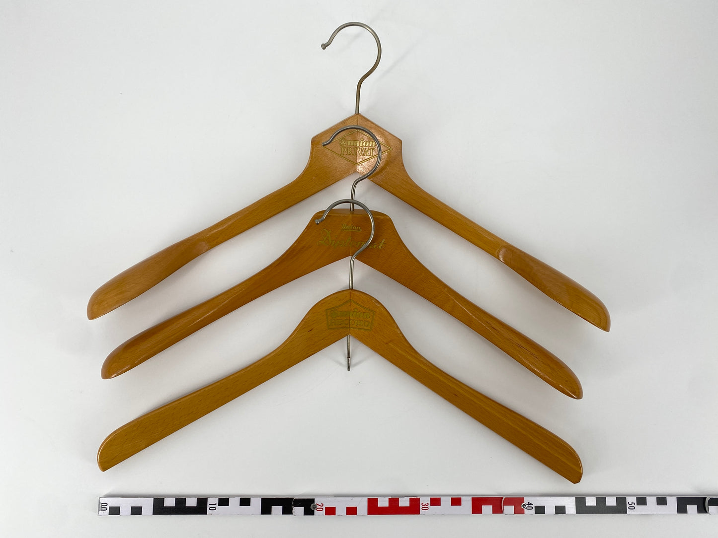 17 Holzkleiderbügel von Union: Record, Privat und Diplomat, Deutschland, 1960er
