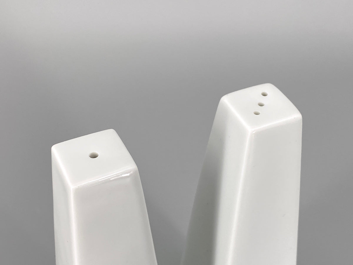 Salz- und Pfeffer Streuer "Il Faro" aus Porzellan von Aldo Rossi für Rosenthal