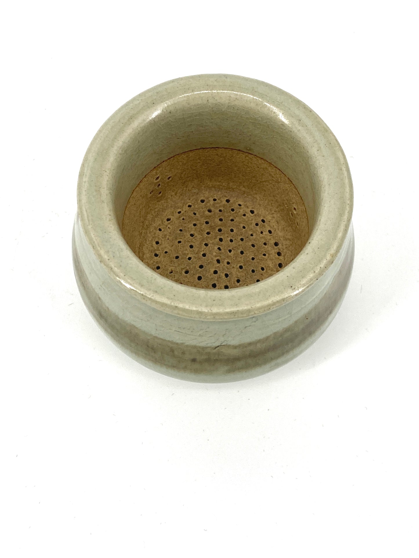 Keramiktasse mit Sieb und Deckel