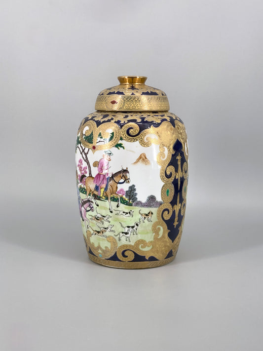 große Vase mit Deckel handbemalt mit Jagdszene, China