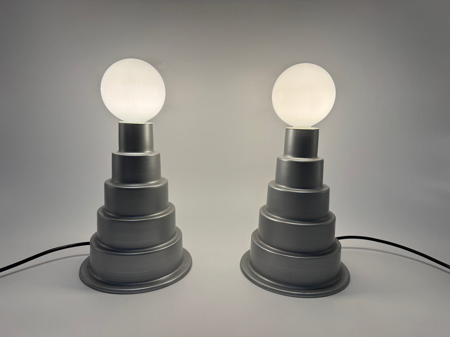 2x Tischlampe im Stufendesign, 70er Jahre