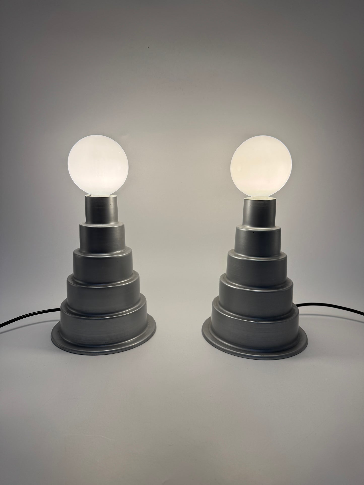 2x Tischlampe im Stufendesign, 70er Jahre