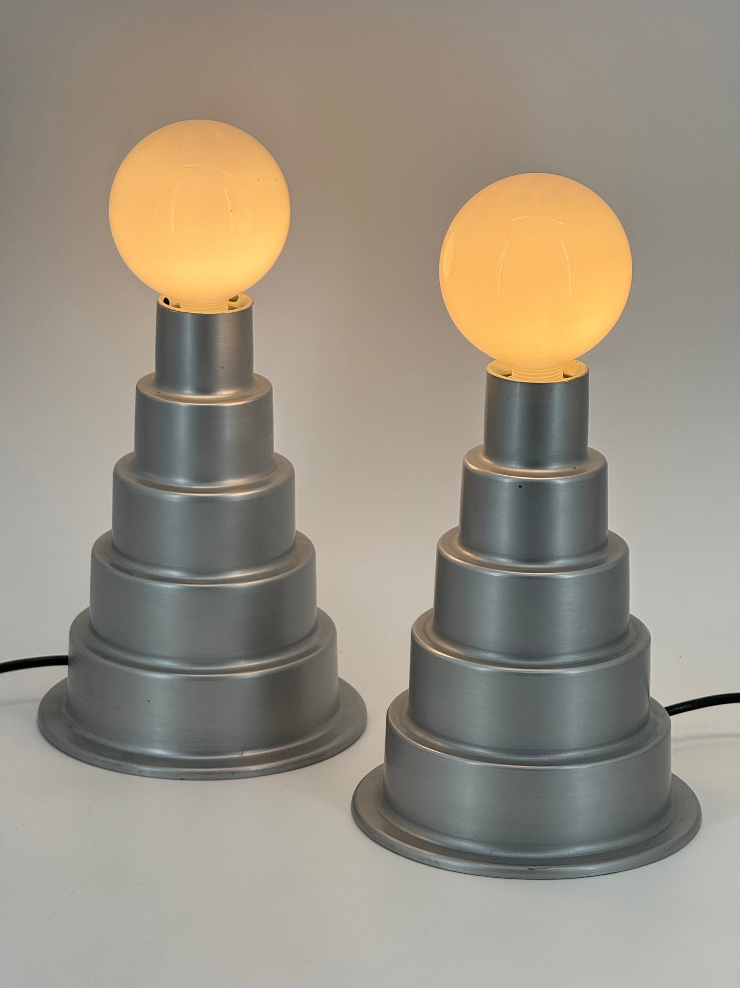 2x Tischlampe im Stufendesign, 70er Jahre