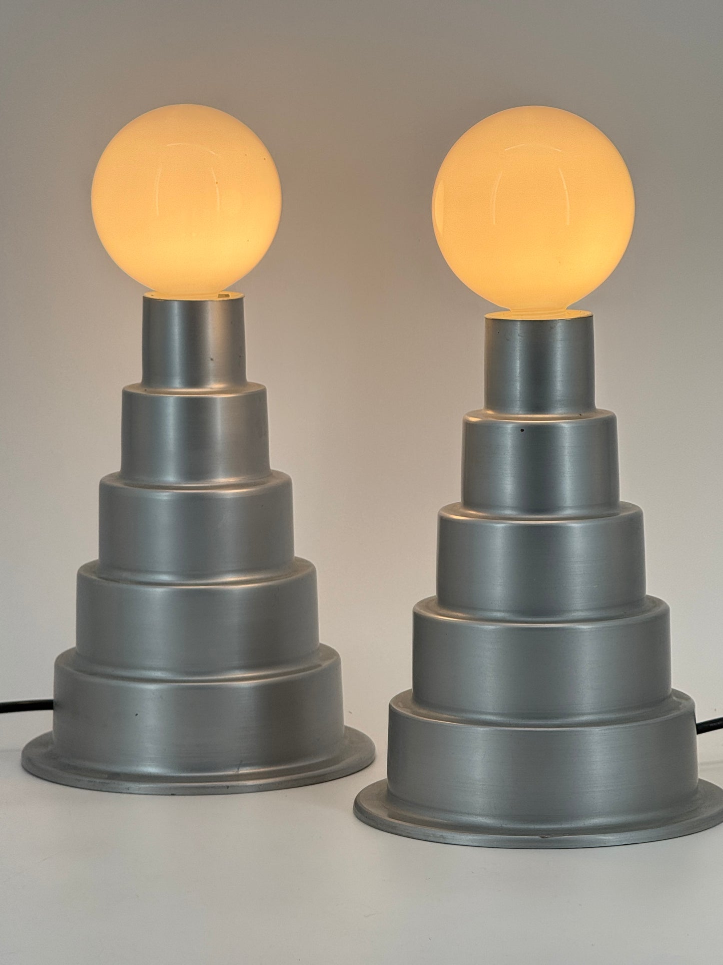 2x Tischlampe im Stufendesign, 70er Jahre