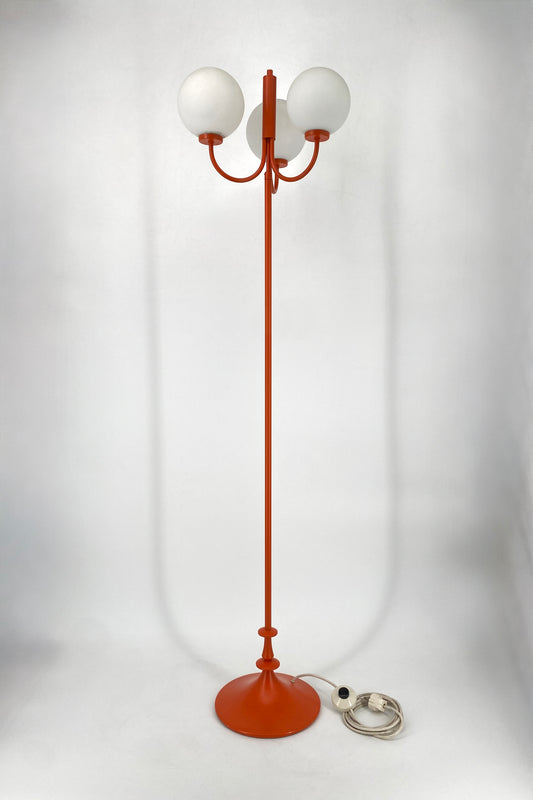 Vintage Stehlampe in leuchtend-orange von Leclair & Schäfer, Deutschland 1970er
