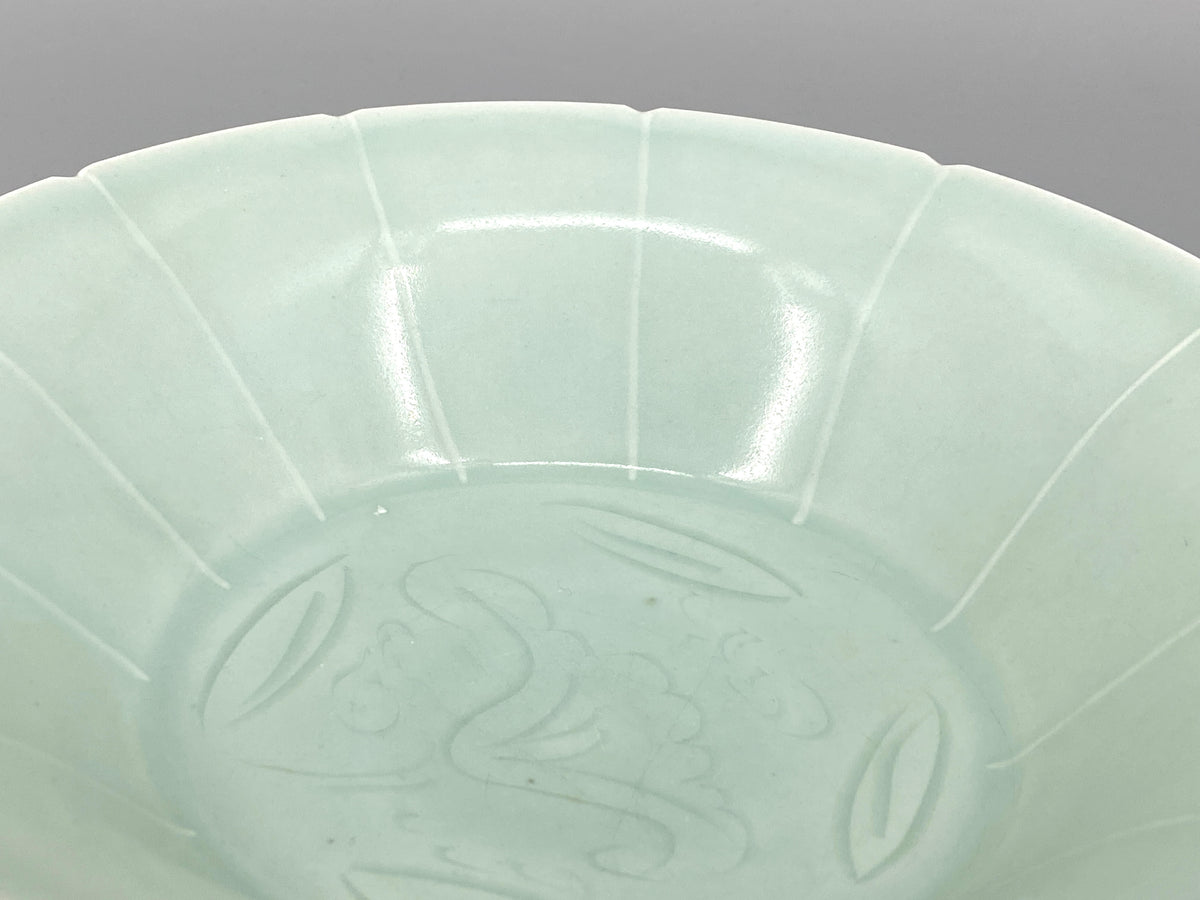 große chinesische Qingbai Porzellan Schale, mit floralem Dekor