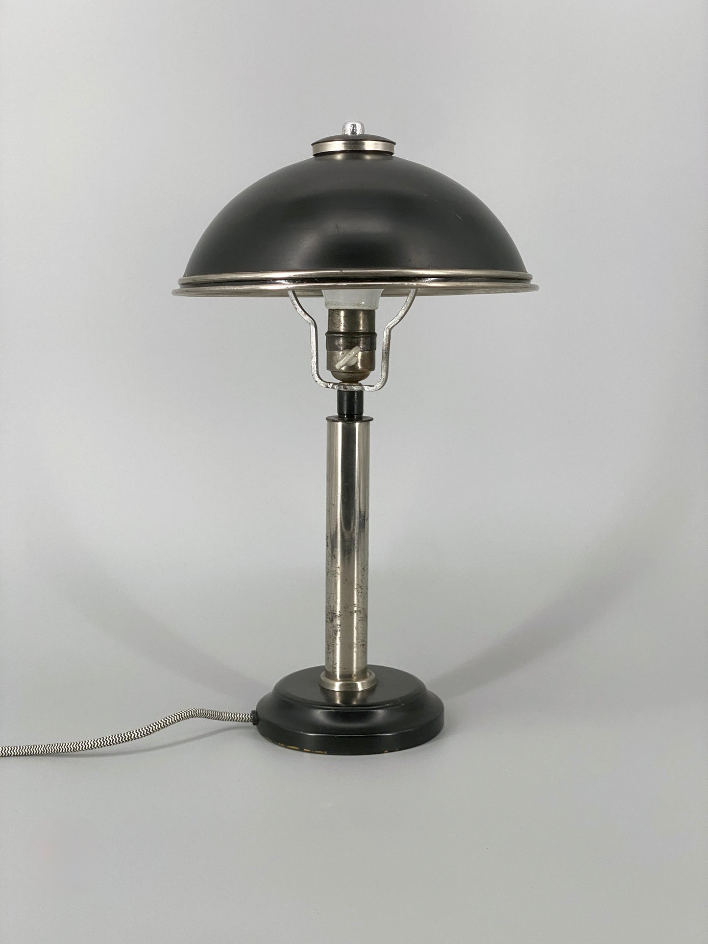 Art Deco Tischlampe, Pilzlampe aus Metall in Silber und Schwarz, 30er