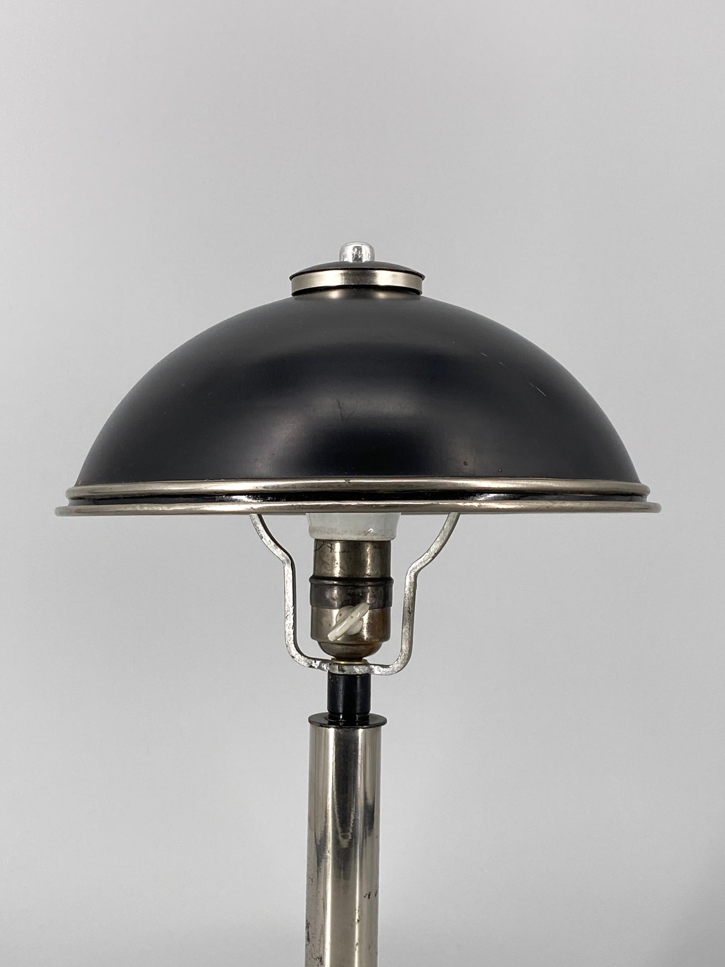 Art Deco Tischlampe, Pilzlampe aus Metall in Silber und Schwarz, 30er
