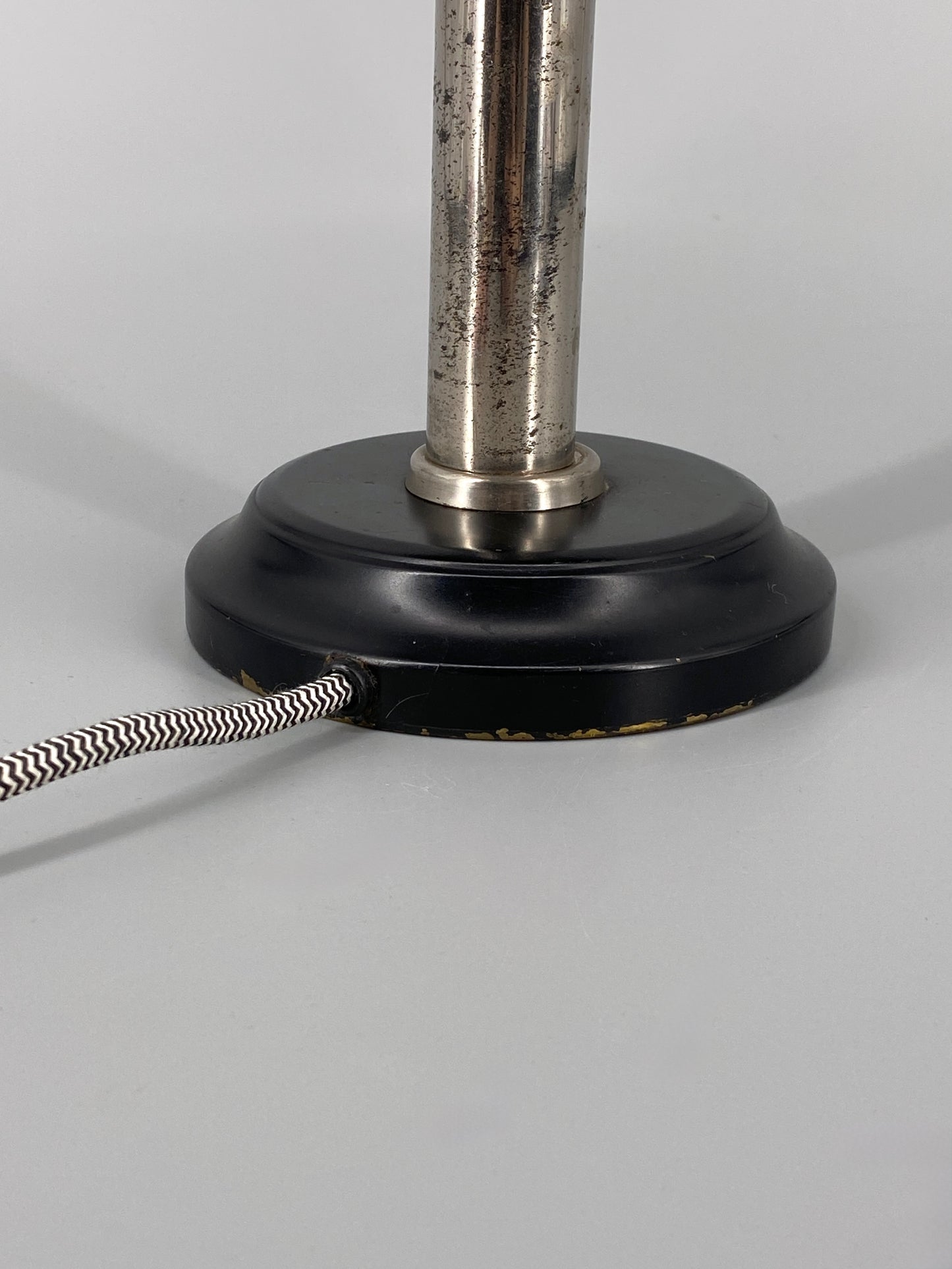 Art Deco Tischlampe, Pilzlampe aus Metall in Silber und Schwarz, 30er