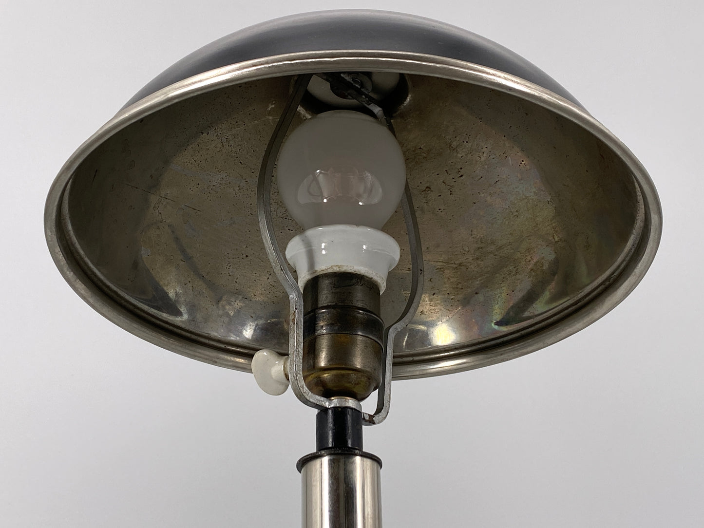 Art Deco Tischlampe, Pilzlampe aus Metall in Silber und Schwarz, 30er