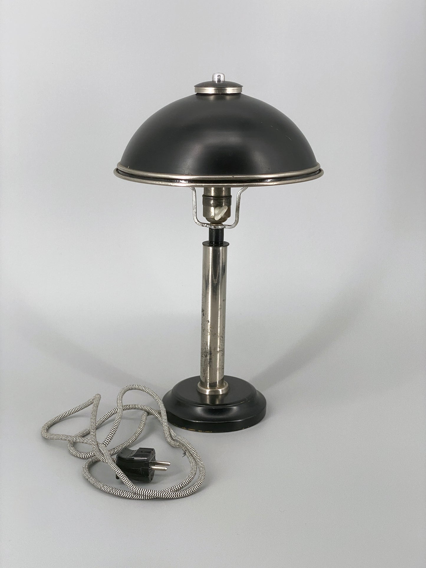 Art Deco Tischlampe, Pilzlampe aus Metall in Silber und Schwarz, 30er