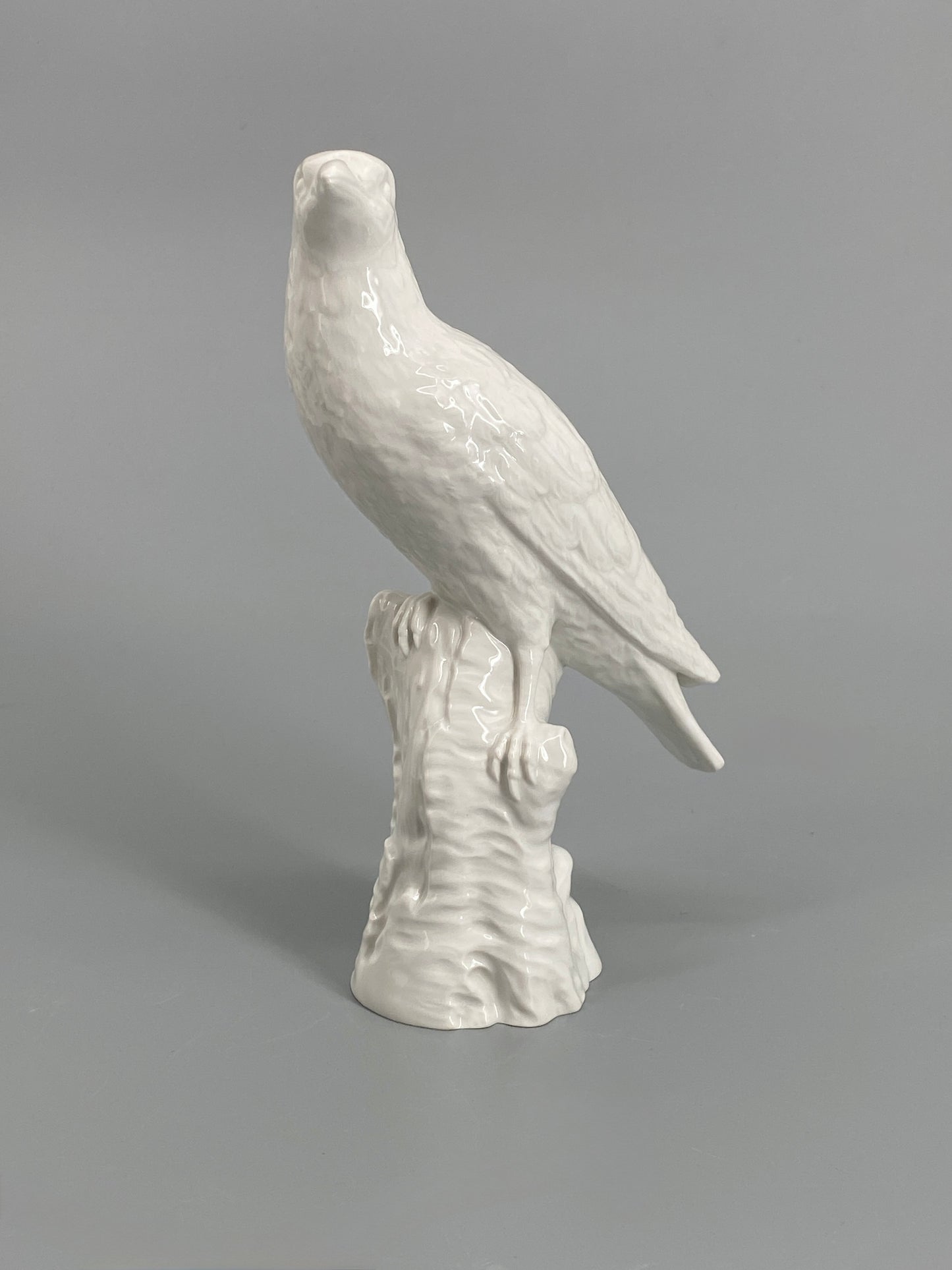 Porzellanvogel "Pirol" von KPM mit weißer Grundglasur, bezeichnet, 1. Wahl