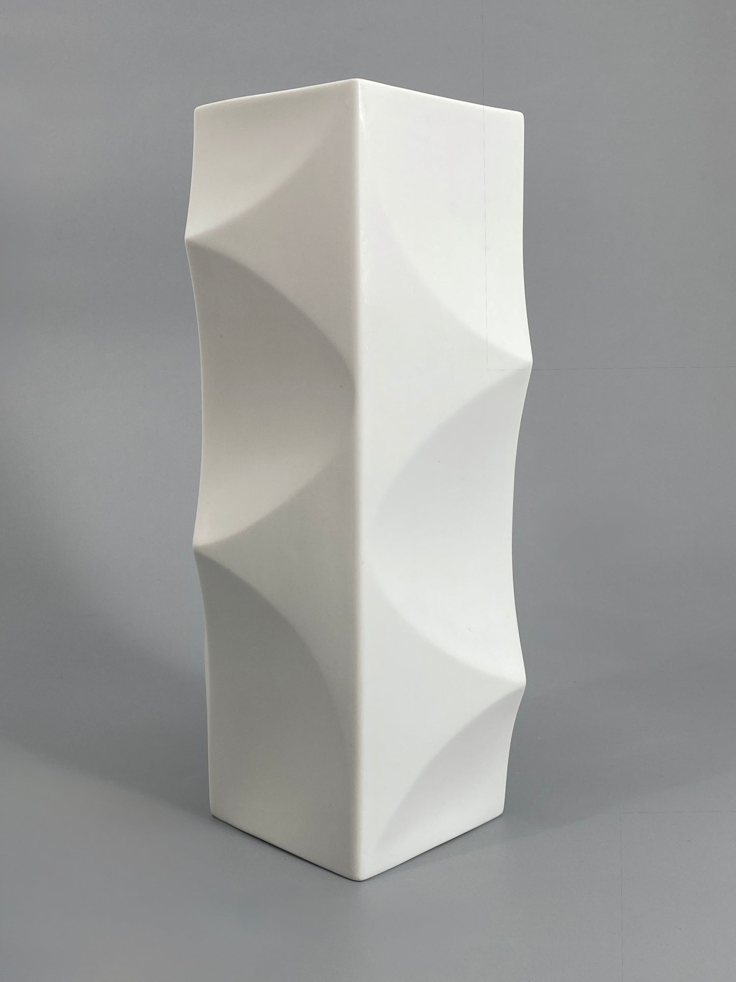 Op-Art Vase "Archais" von Heinrich Fuchs für Hutschenreuther, Biskuitporzellan, Deutschland 70er