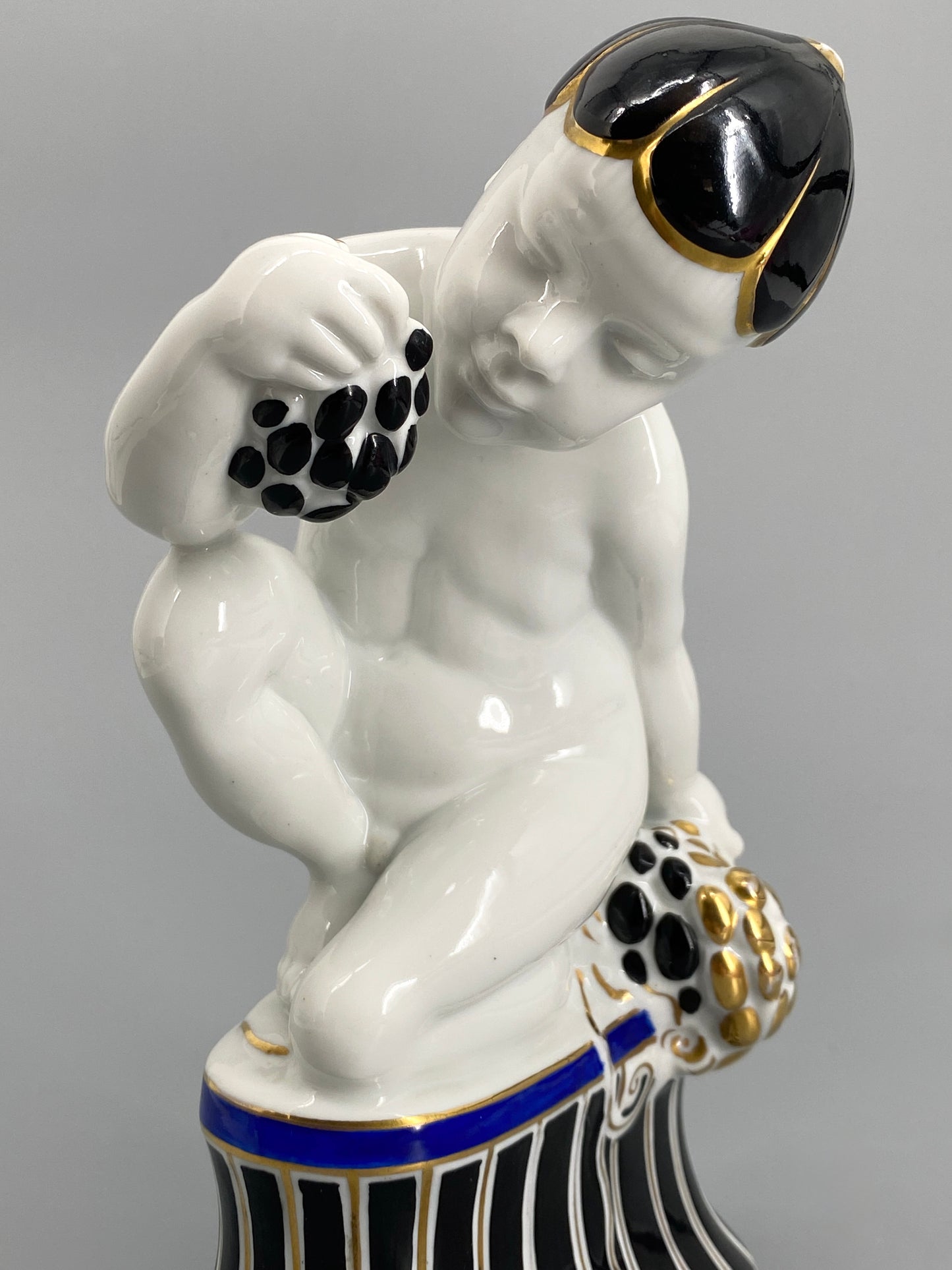 Jugendstil Porzellanfigur "Traubenesser" von Carl Nacke für Fraureuth, um 1920
