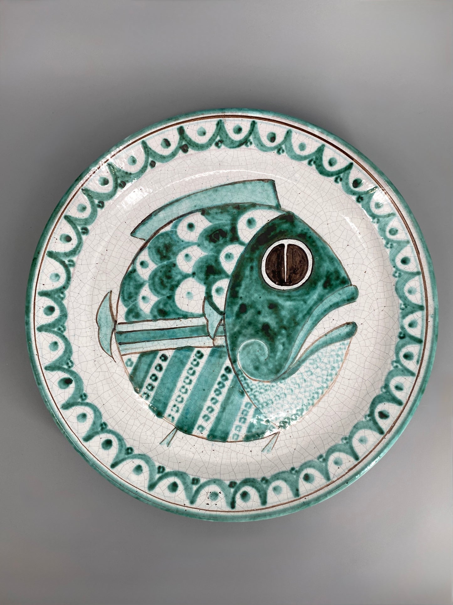 Wandteller mit Fischmotiv von Günther Stüdemann (1890–1981) aus den 40ern