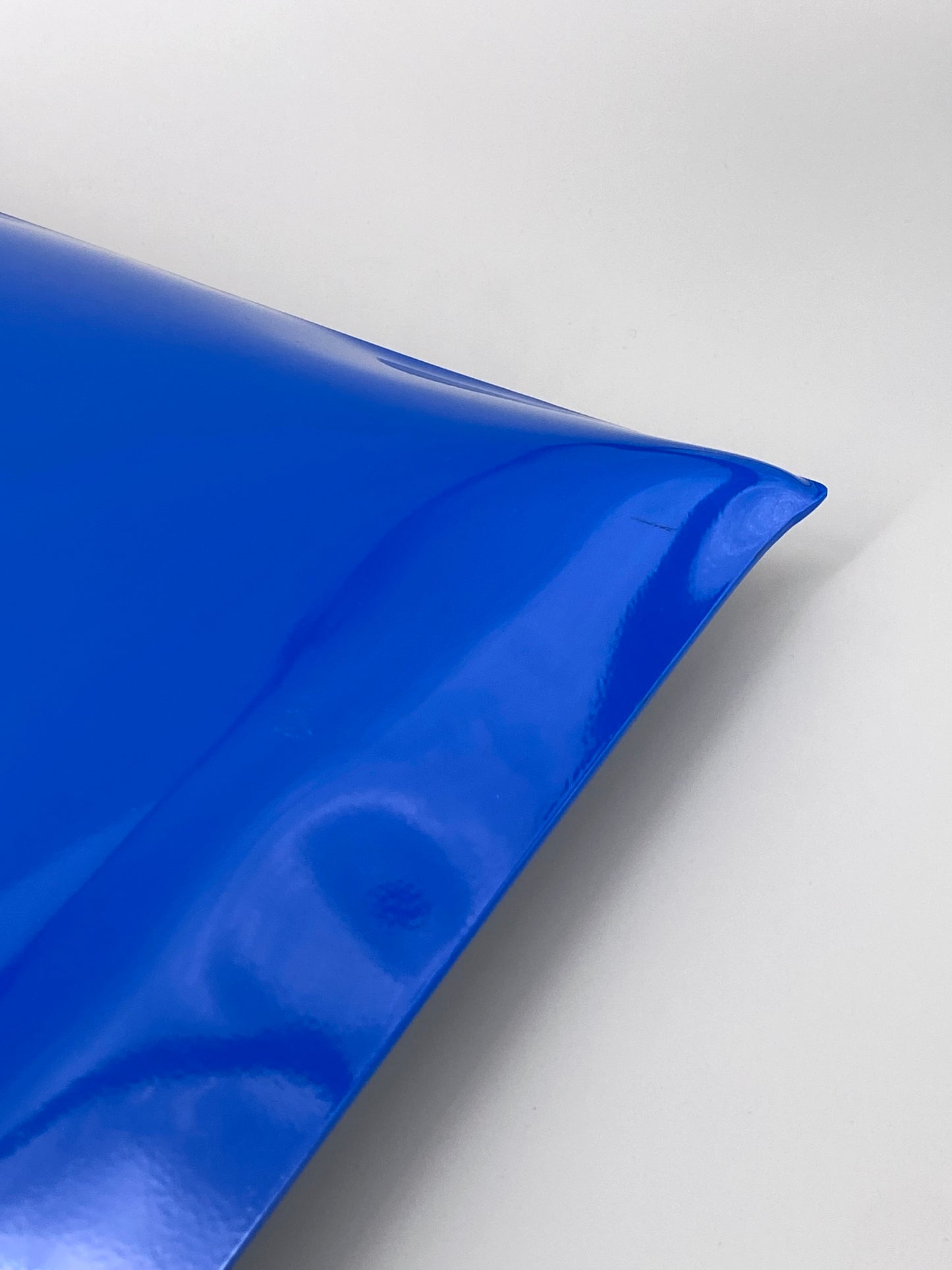 Metallkissen, Pop-Art Kunstobjekt, blau