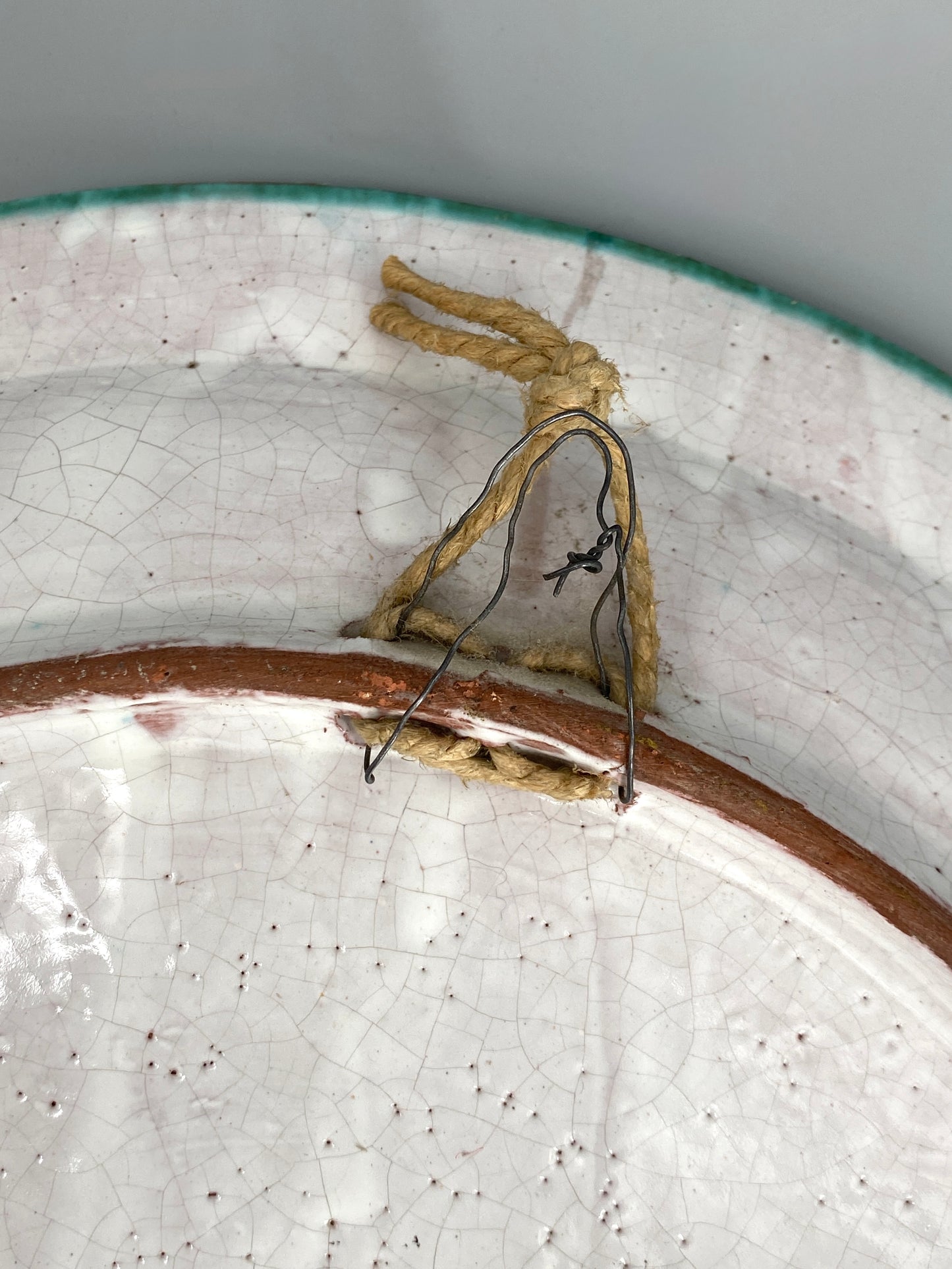 Wandteller mit Fischmotiv von Günther Stüdemann (1890–1981) aus den 40ern