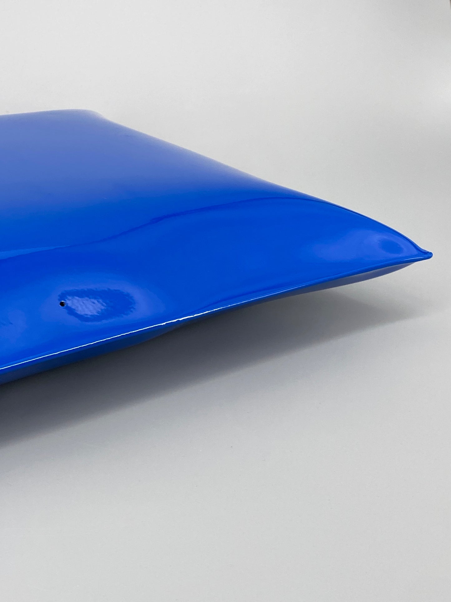 Metallkissen, Pop-Art Kunstobjekt, blau