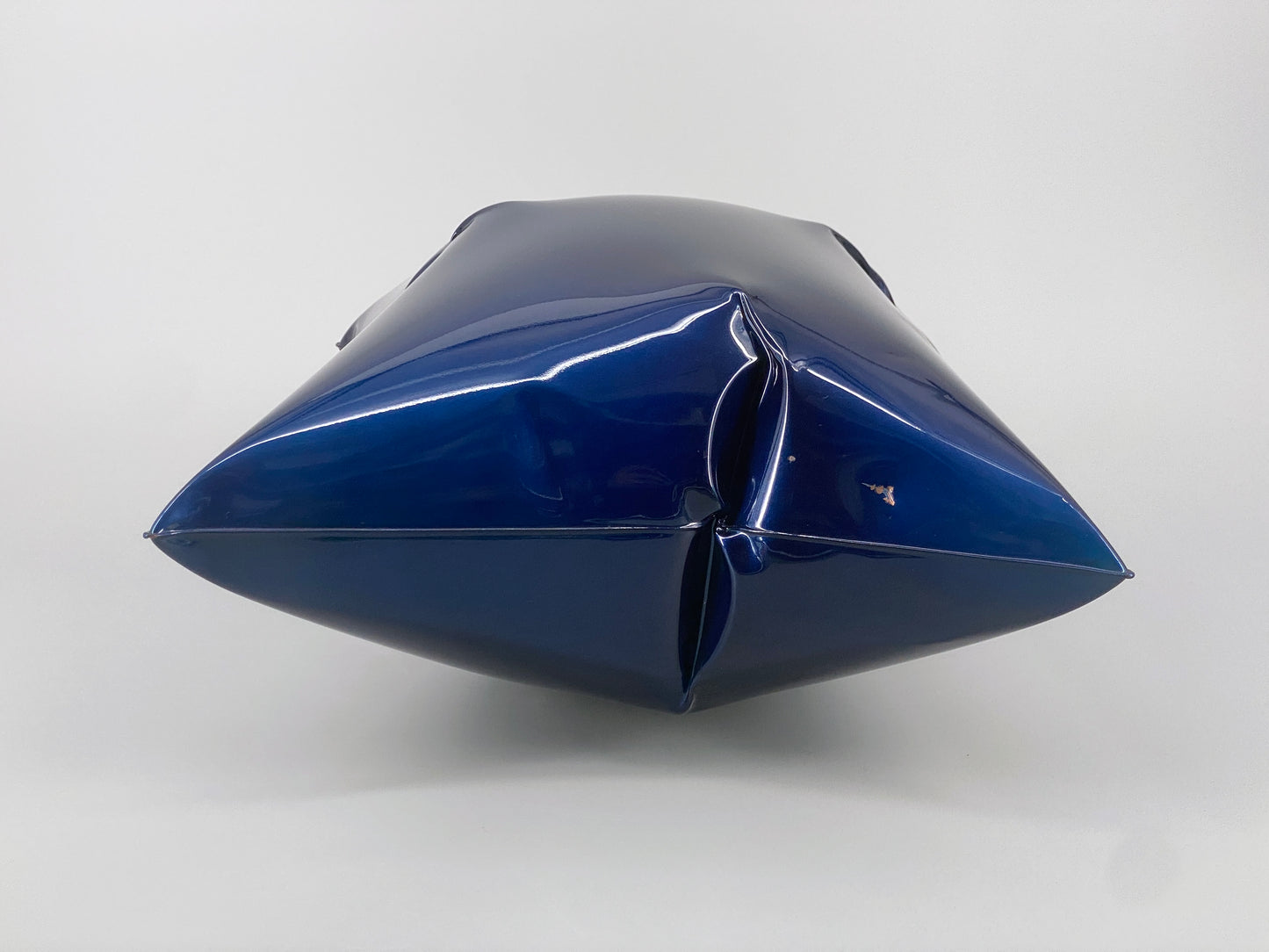 Metallkissen, Pop-Art Kunstobjekt, metallic blau lackiert