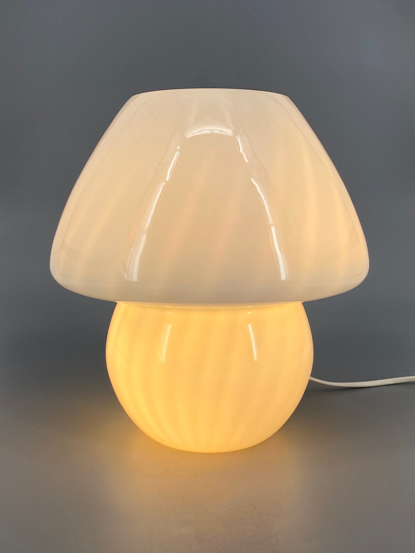 Pilzlampe aus Muranoglas mit weißen Streifen, 1970er Jahre