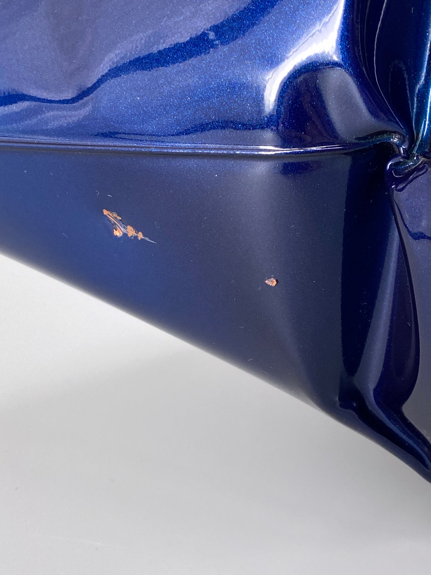 Metallkissen, Pop-Art Kunstobjekt, metallic blau lackiert