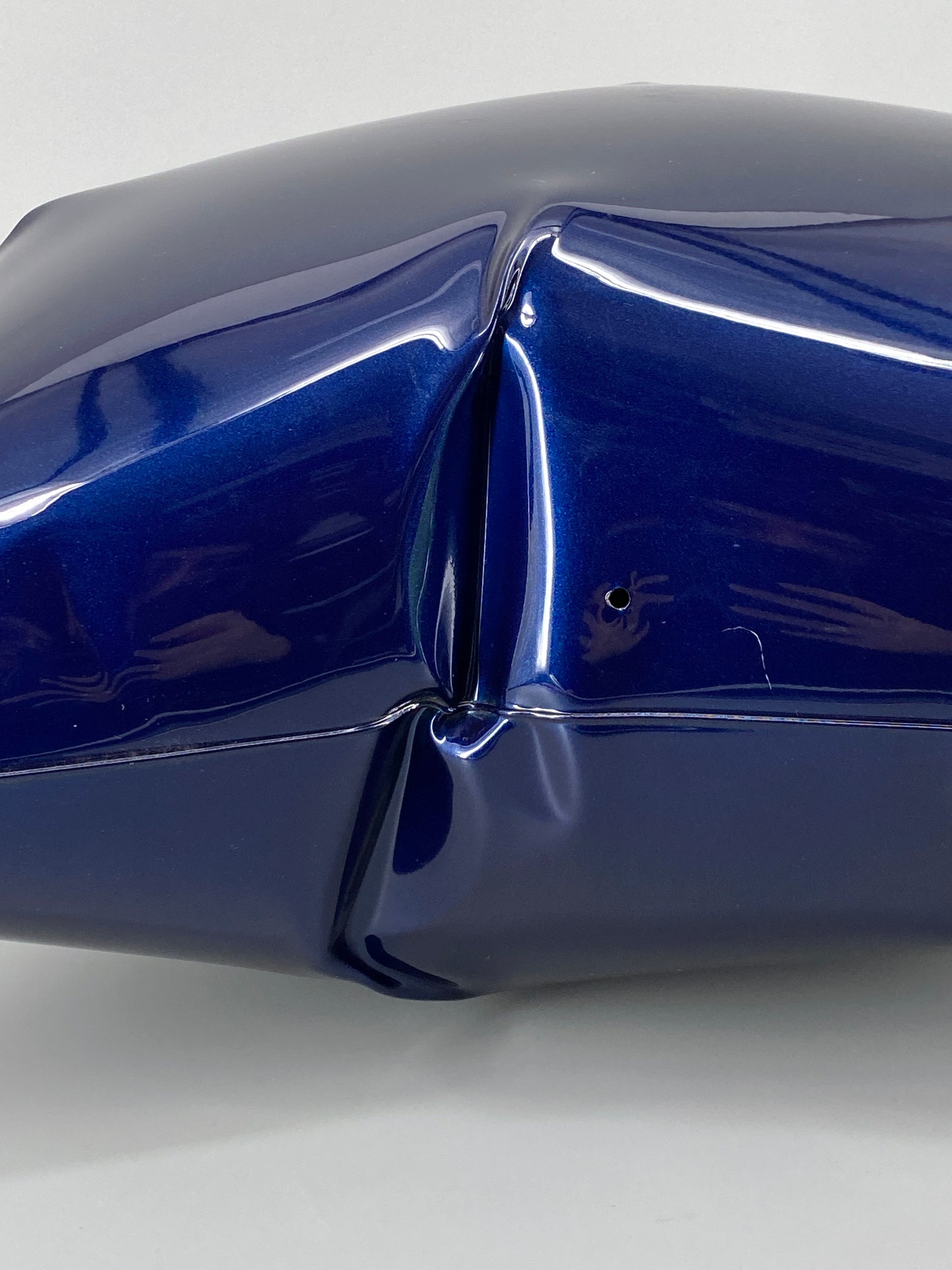 Metallkissen, Pop-Art Kunstobjekt, metallic blau lackiert
