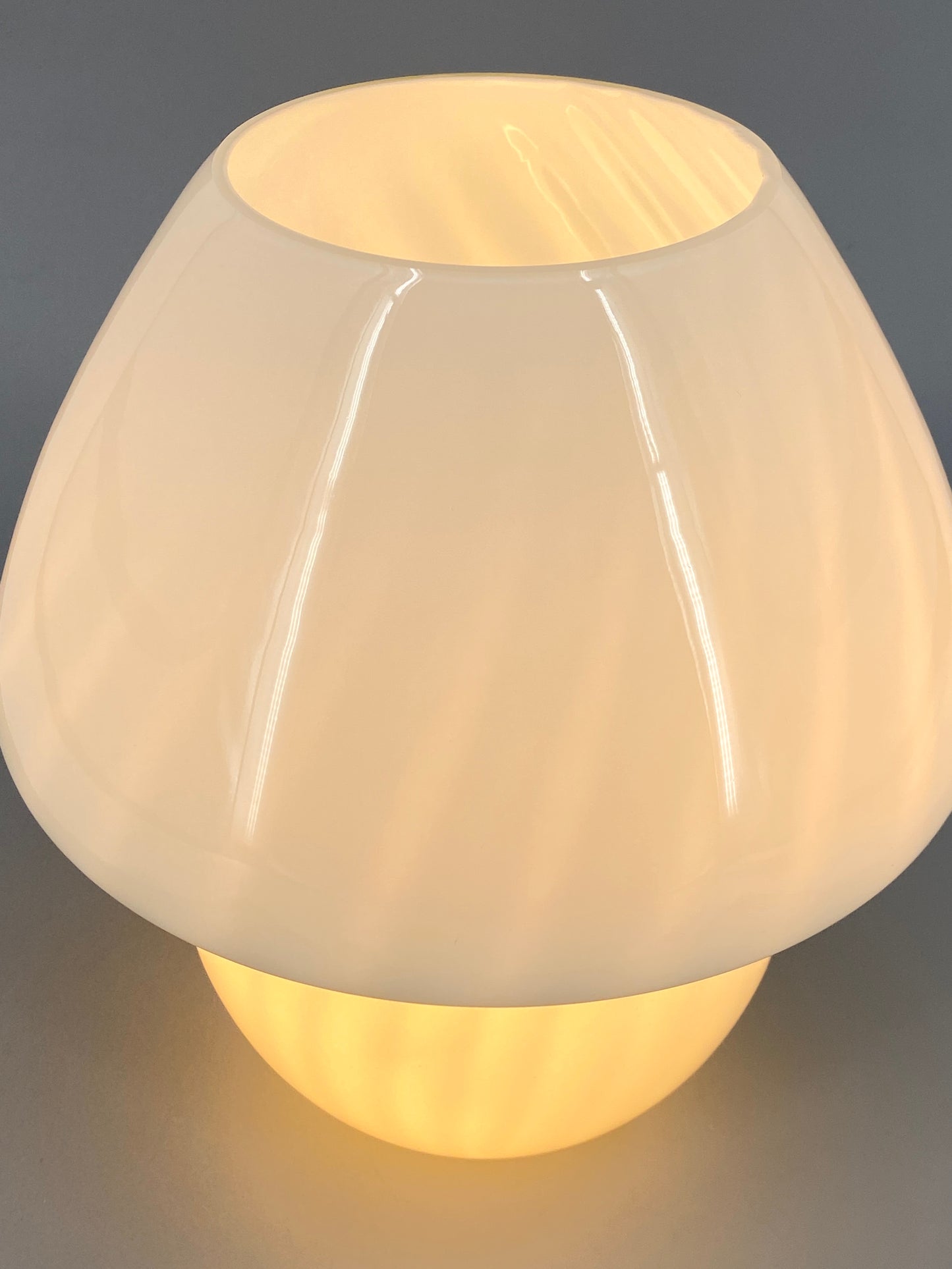 Pilzlampe aus Muranoglas mit weißen Streifen, 1970er Jahre