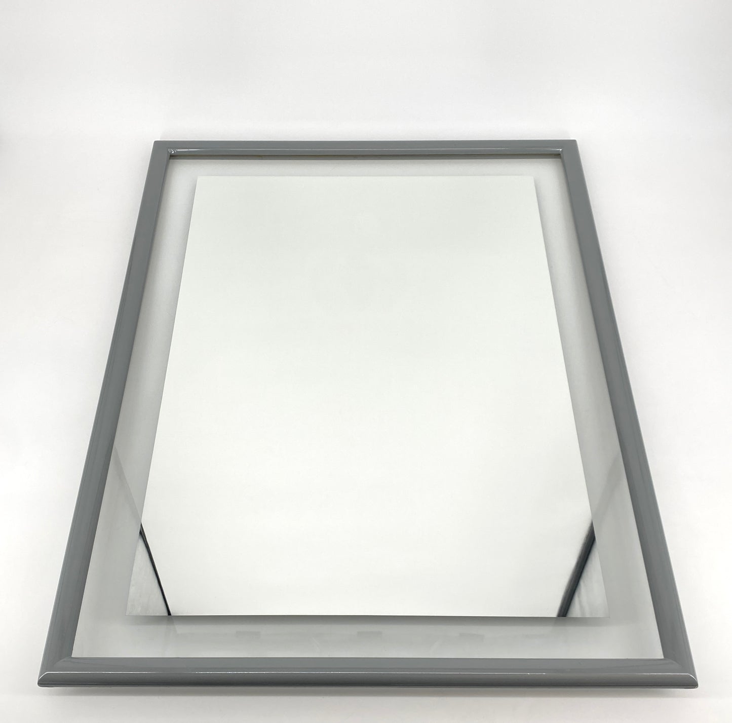 Design Spiegel umfasst von Glas, gerahmt
