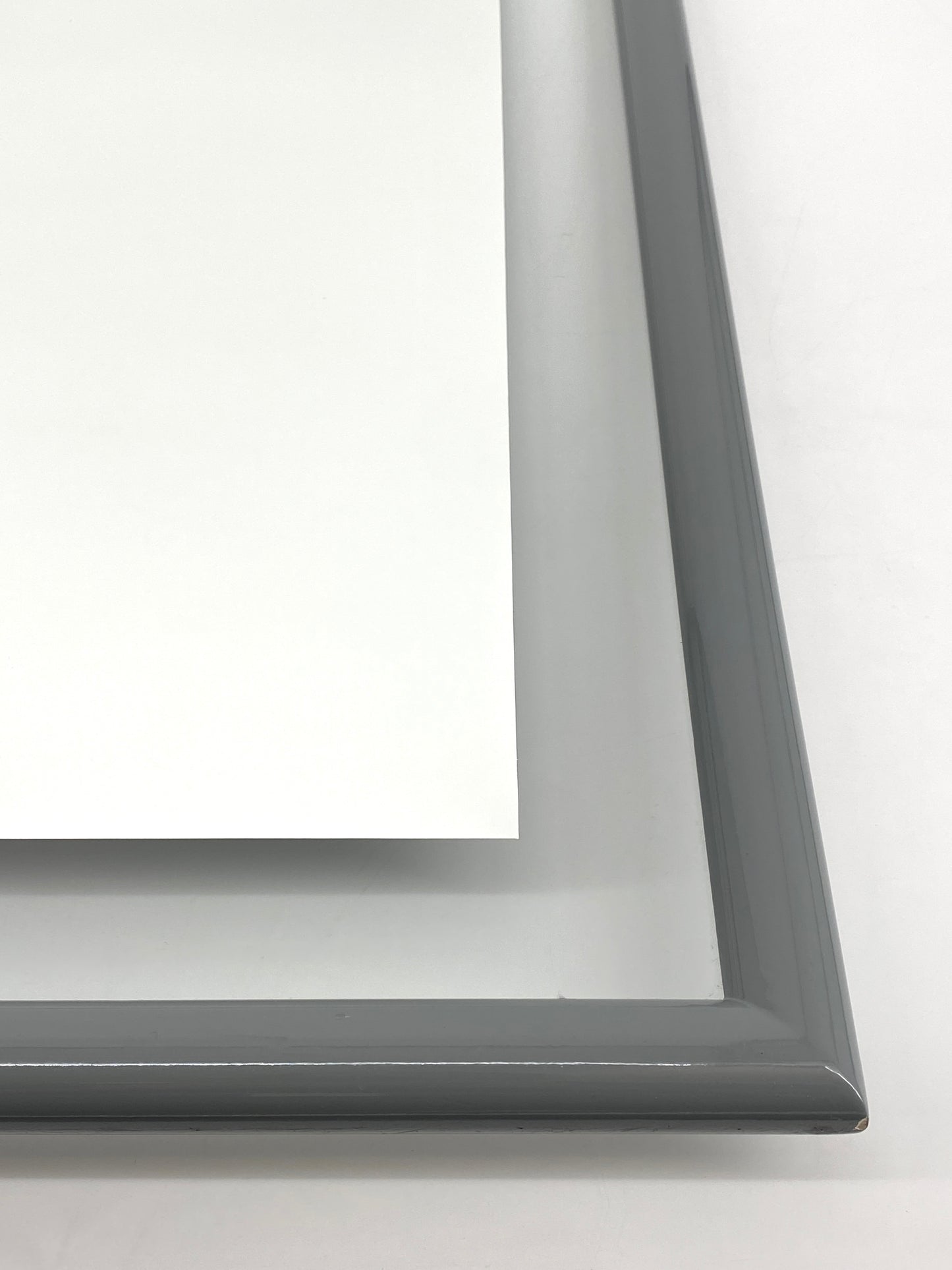 Design Spiegel umfasst von Glas, gerahmt
