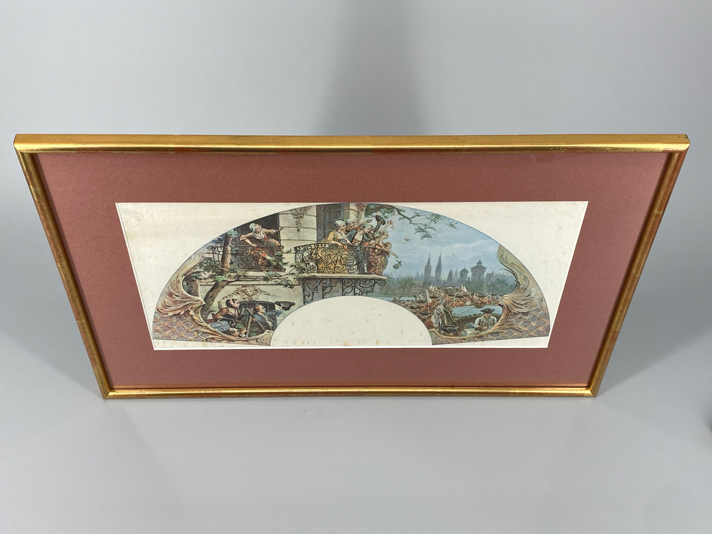 Antiker Seidendruck nach dem Gemälde „Le passage du Roy (Der Übergang des Königs)“ von Maurice Leloir (1853–1940), grehamt, 1906-1907
