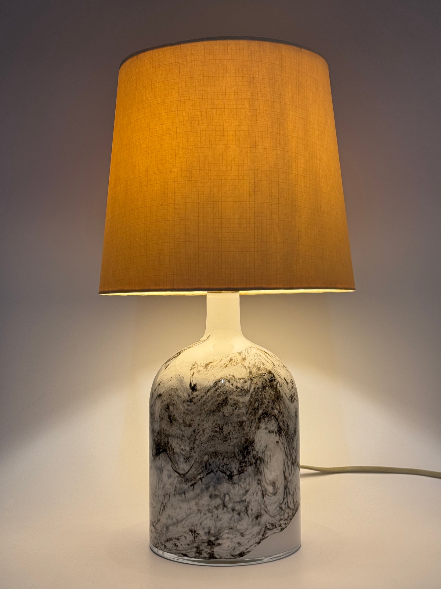 Tischlampe "Symmetrisk" von Michael Bang für Holmgaard mit Glassockel, Dänemark 70er