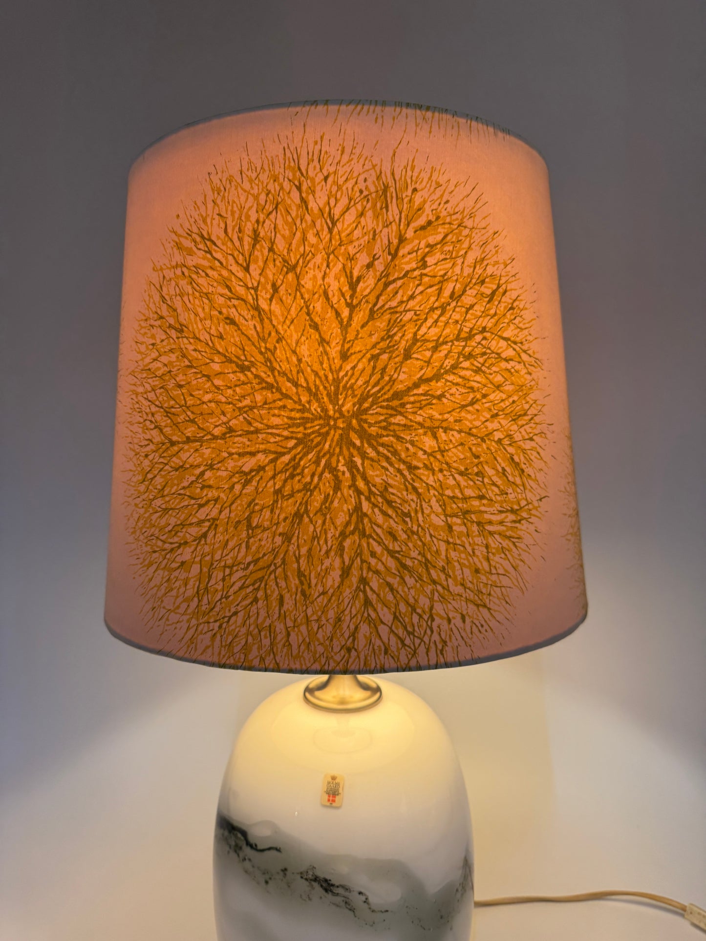Tischlampe "Sakura Bordlampe" von Michael Bang für Holmgaard mit Glassockel, Dänemark 70er