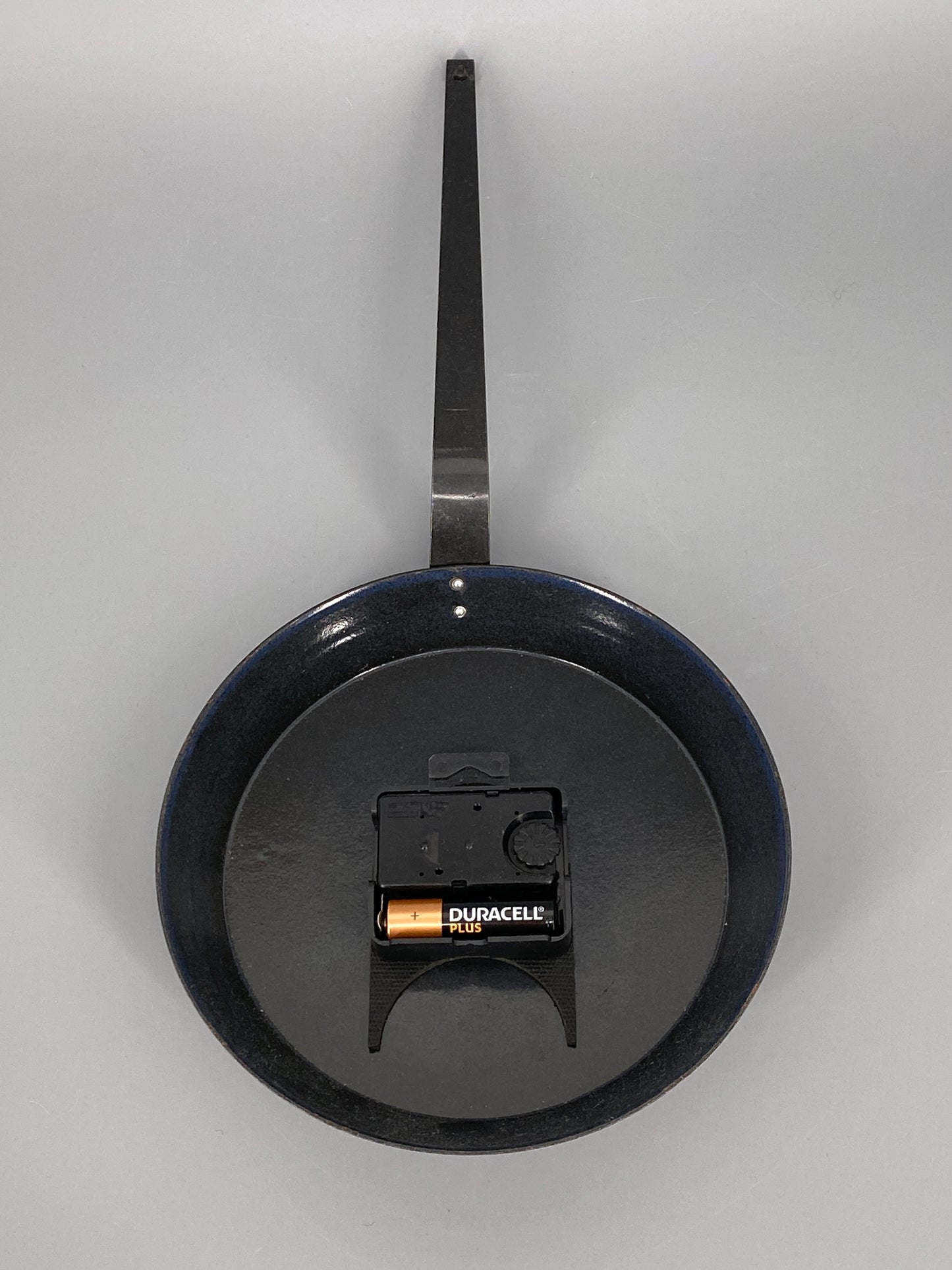 Rote Wanduhr "Pfanne" von Weimar electric, DDR