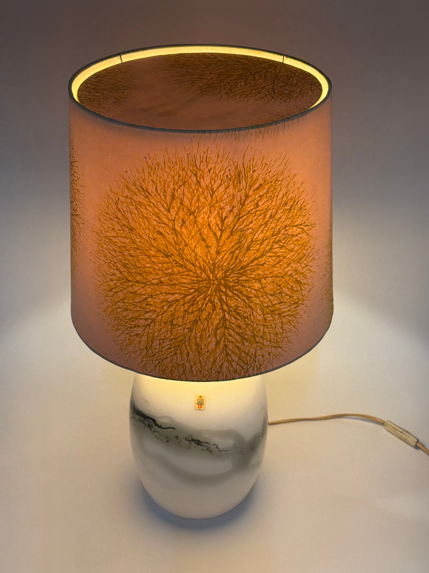 Tischlampe "Sakura Bordlampe" von Michael Bang für Holmgaard mit Glassockel, Dänemark 70er