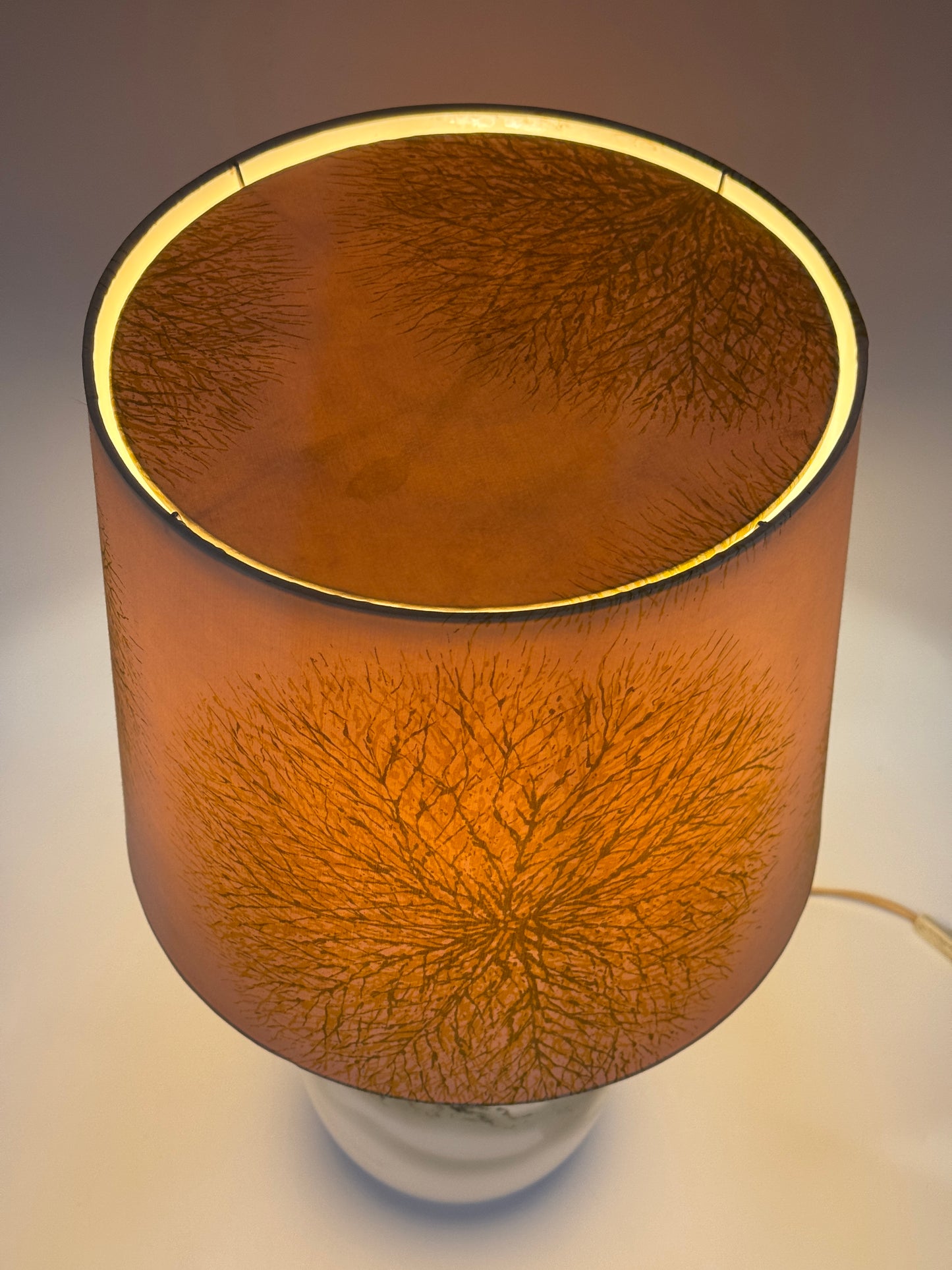 Tischlampe "Sakura Bordlampe" von Michael Bang für Holmgaard mit Glassockel, Dänemark 70er