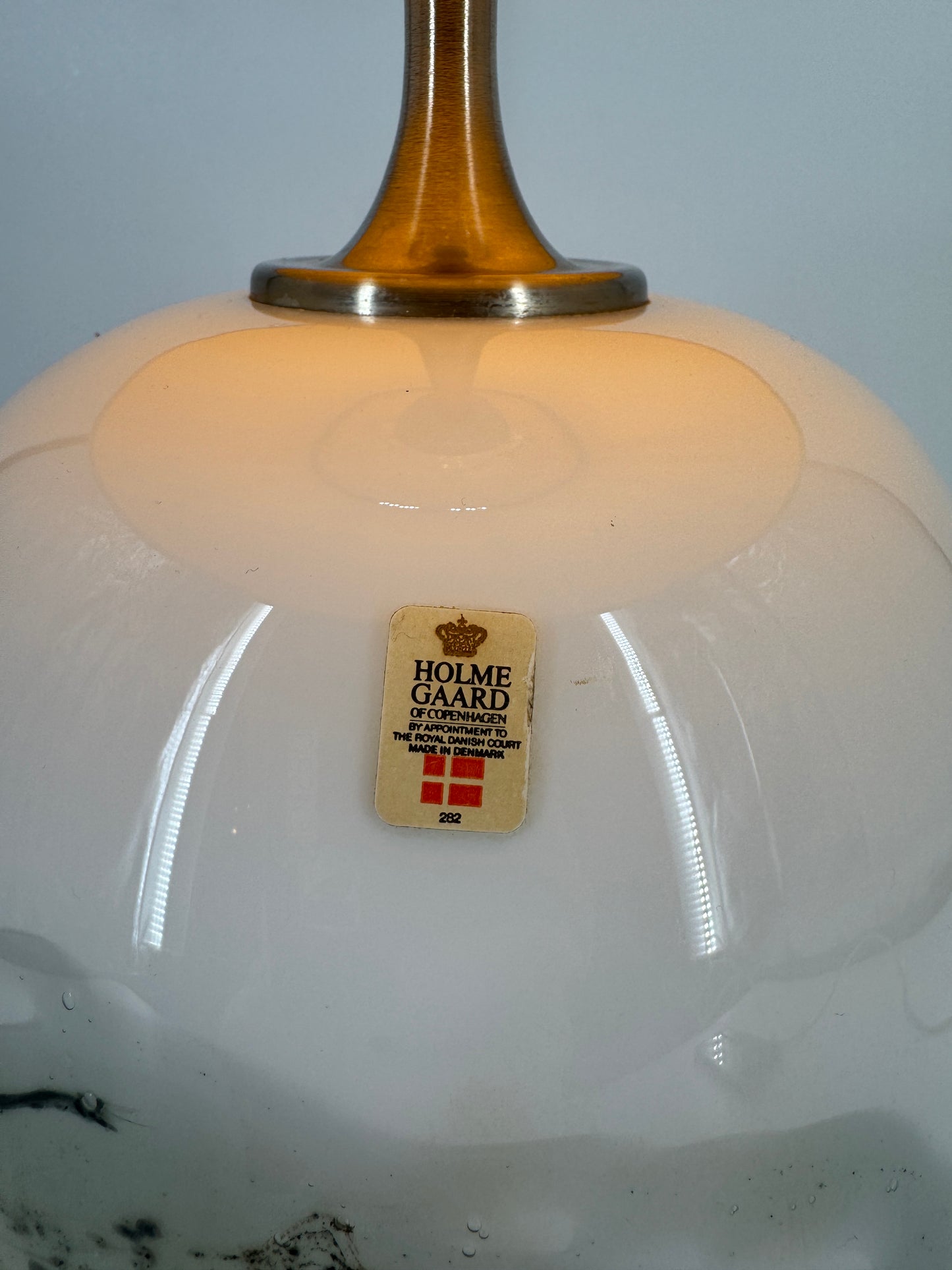 Tischlampe "Sakura Bordlampe" von Michael Bang für Holmgaard mit Glassockel, Dänemark 70er