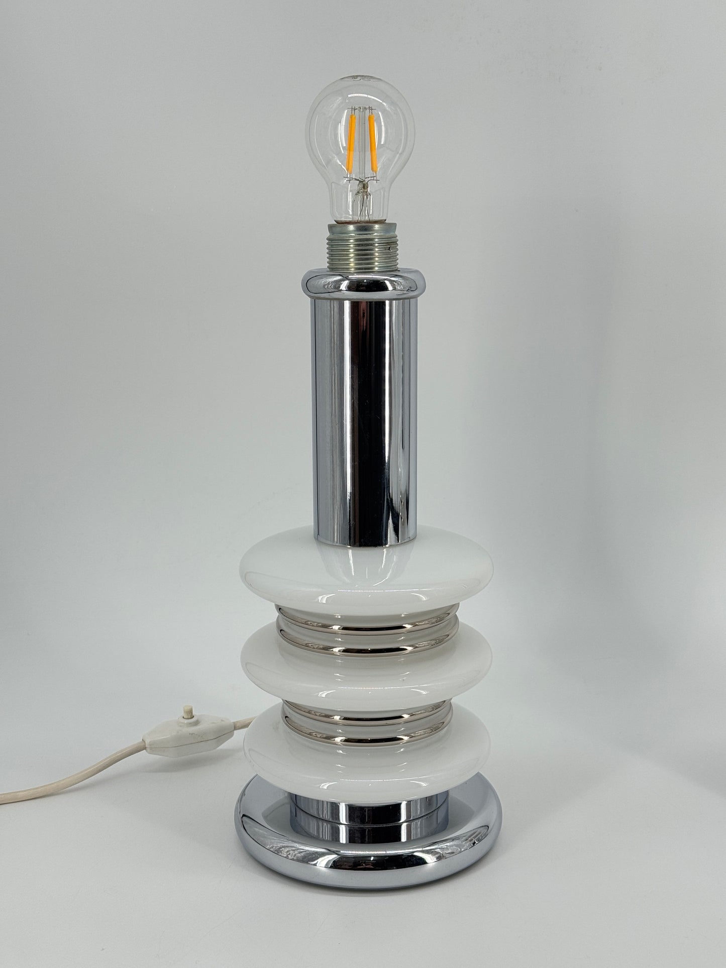 1v2 Space Age Tischlampe Bankamp Leuchten