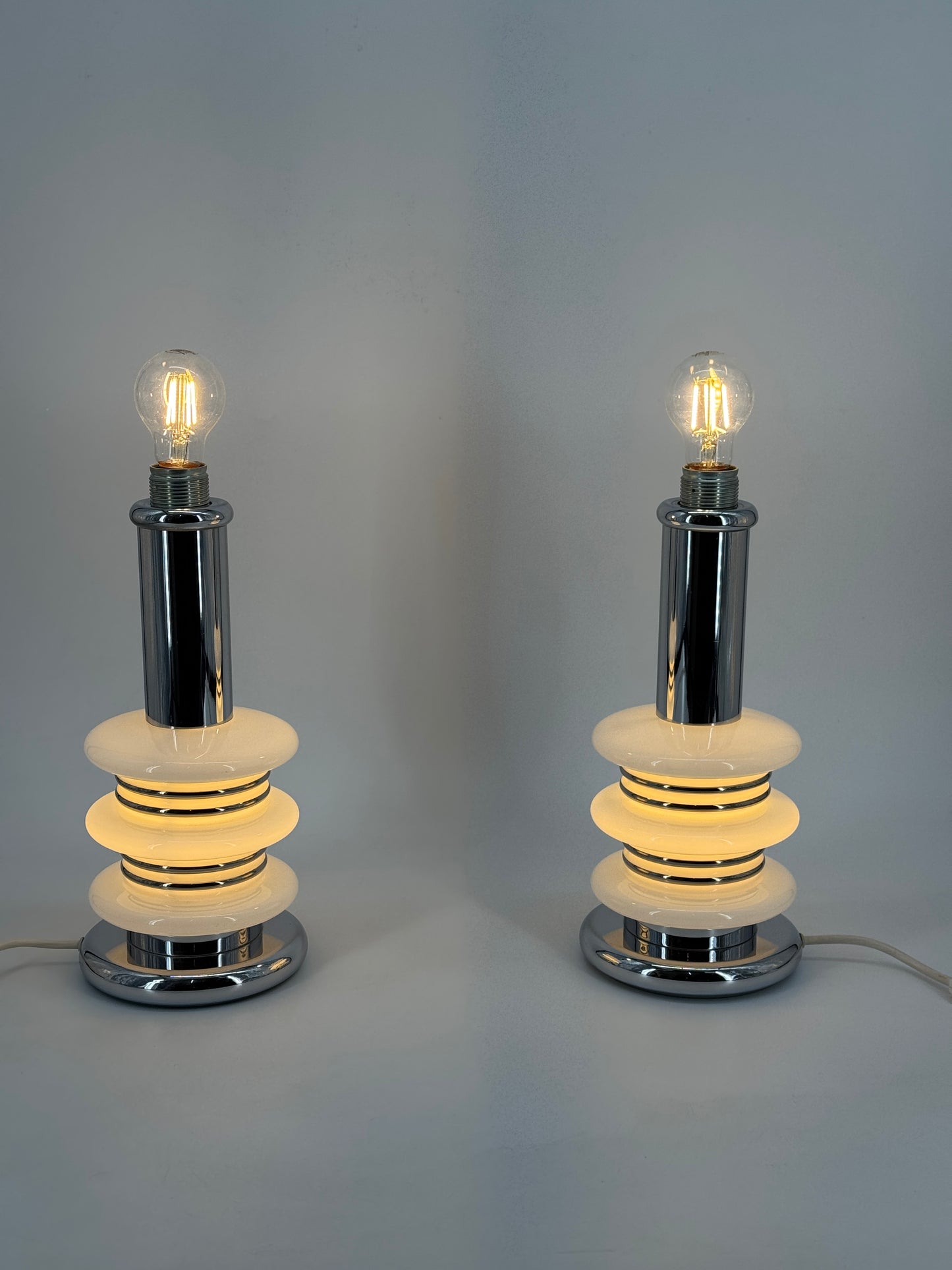1v2 Space Age Tischlampe Bankamp Leuchten