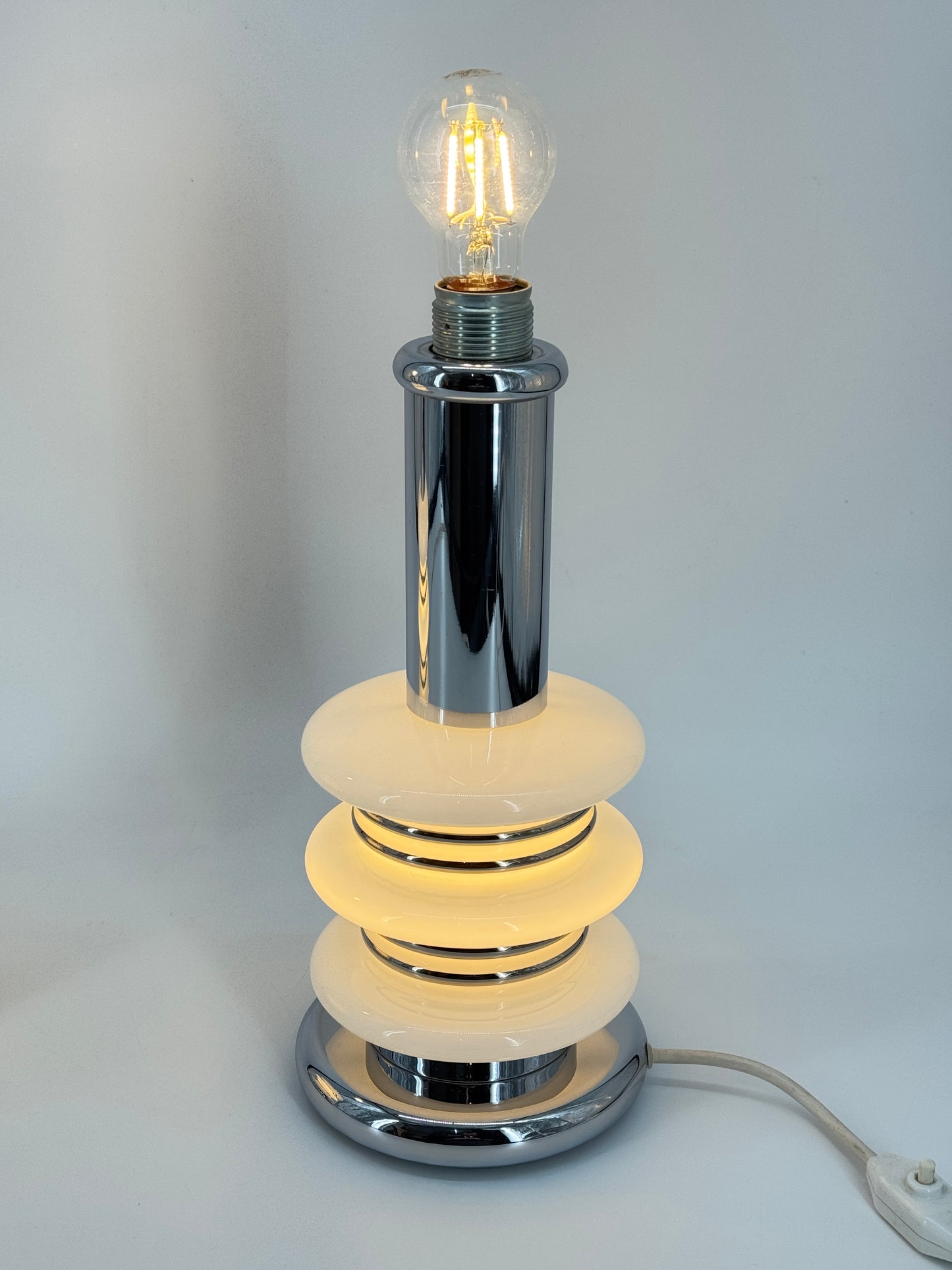 1v2 Space Age Tischlampe Bankamp Leuchten