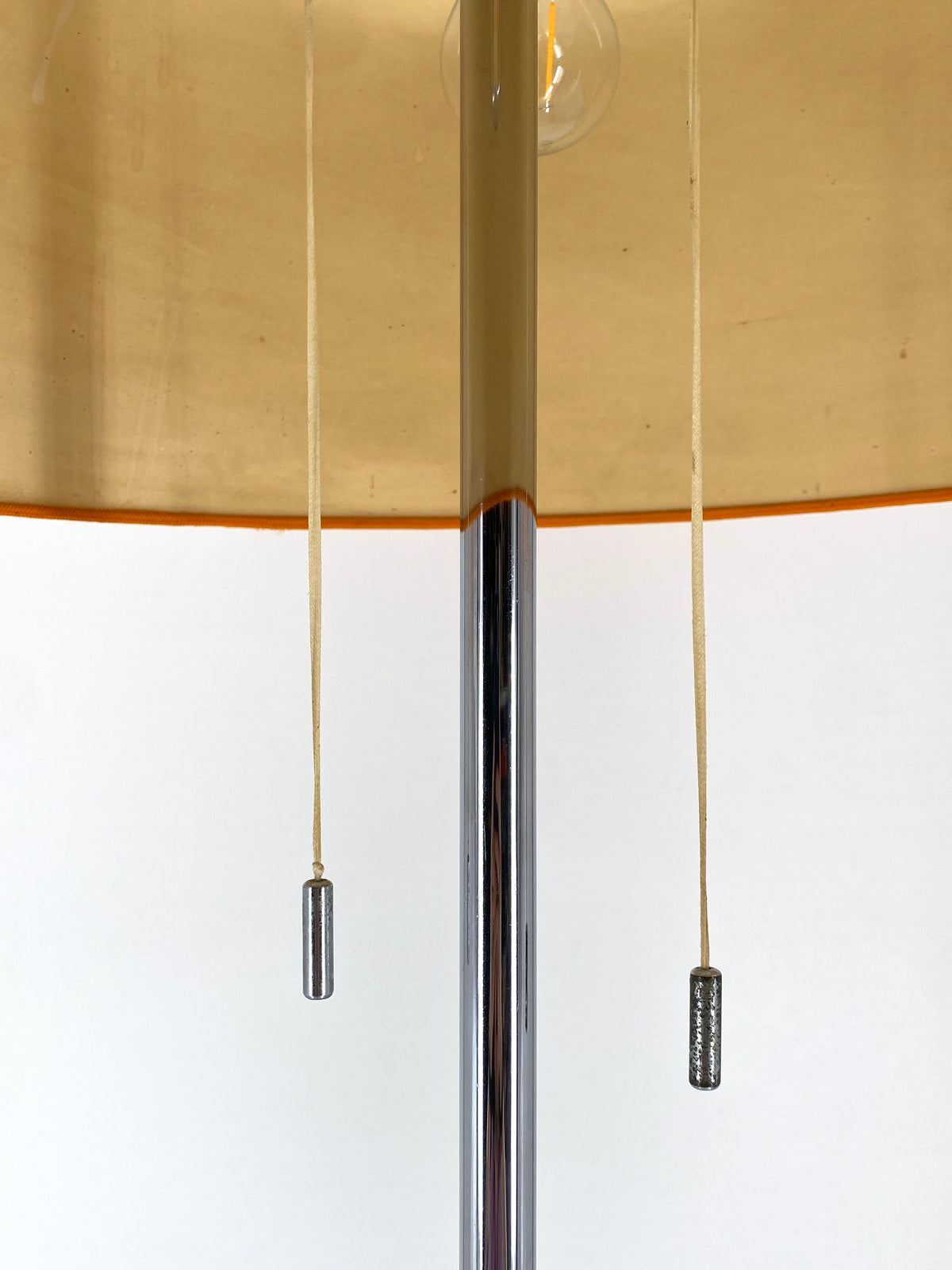Stehlampe von Staff mit orangefarbenem Stoffschirm, Deutschland 70er