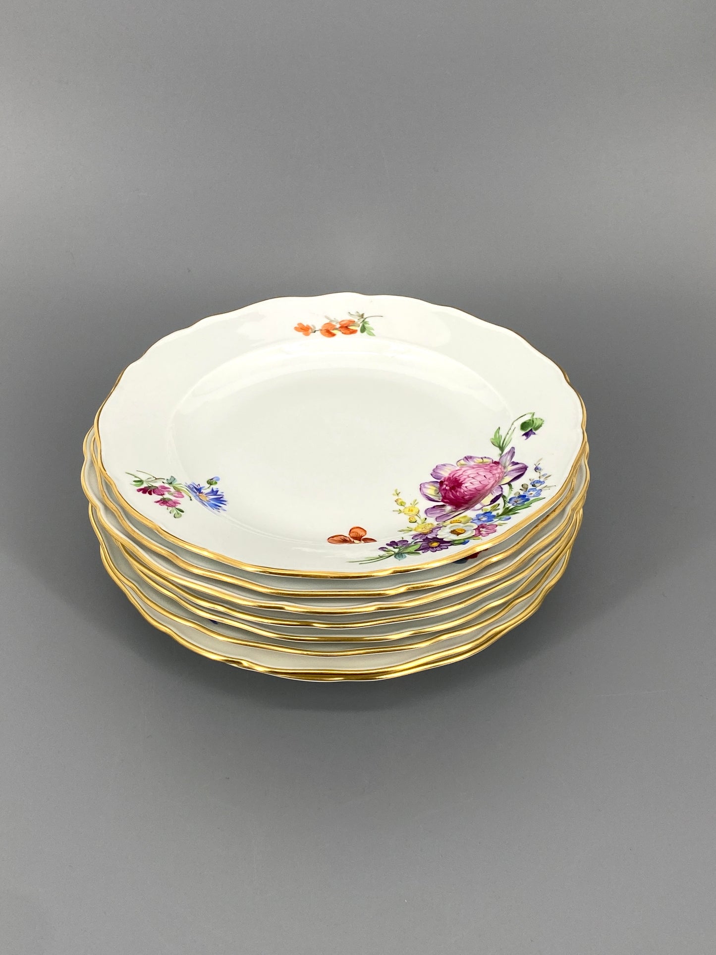 8 Porzellan Teller von Meissen, mit Blumenbukett und Streublumen