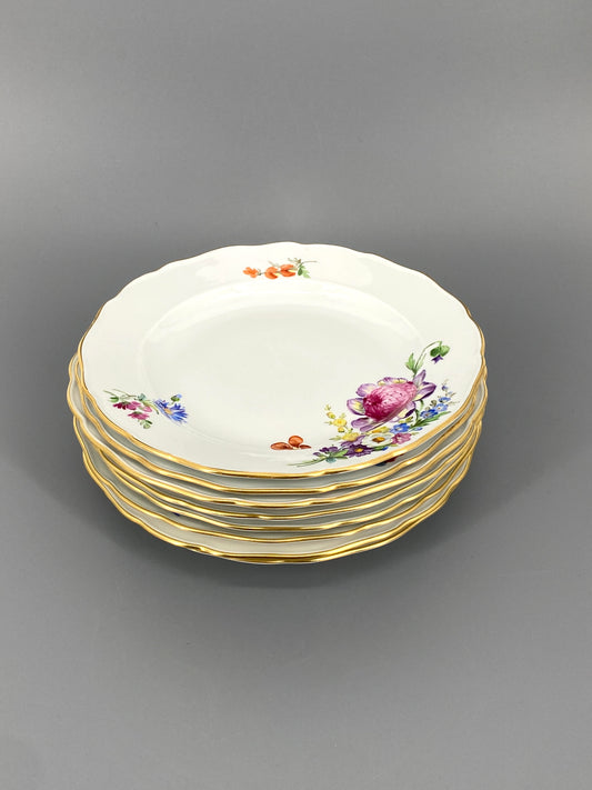 8 Porzellan Teller von Meissen, mit Blumenbukett und Streublumen