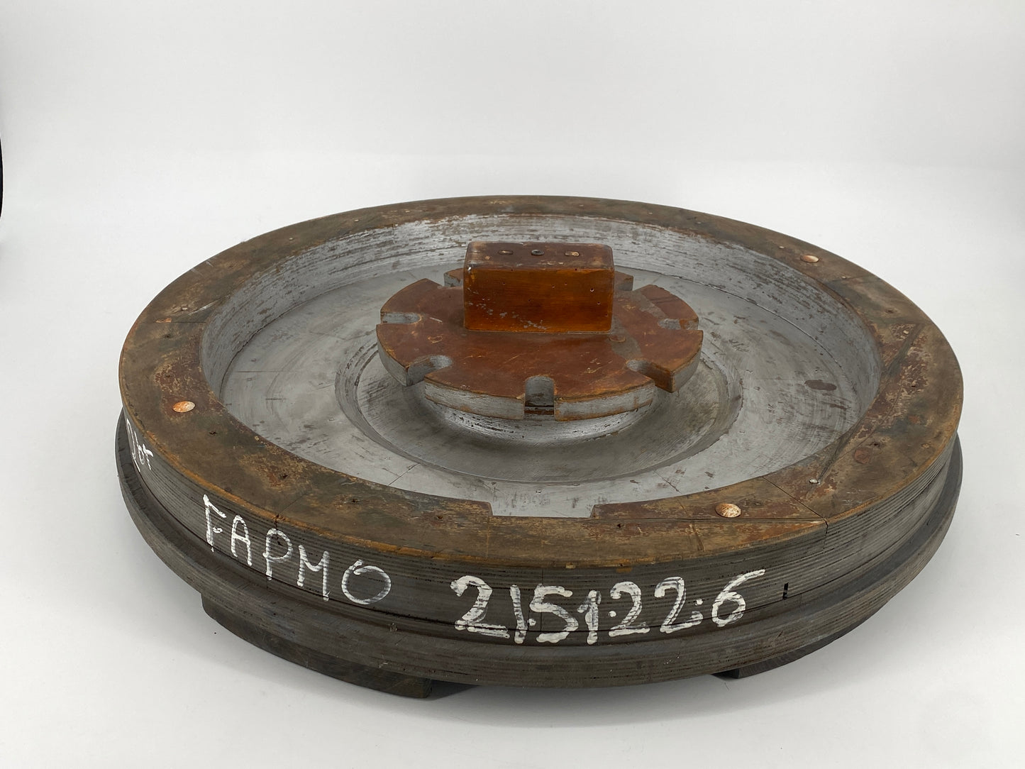 Industrielle Gußform für Schwungräder, Umlenkrollen etc. Skulpturales Objekt