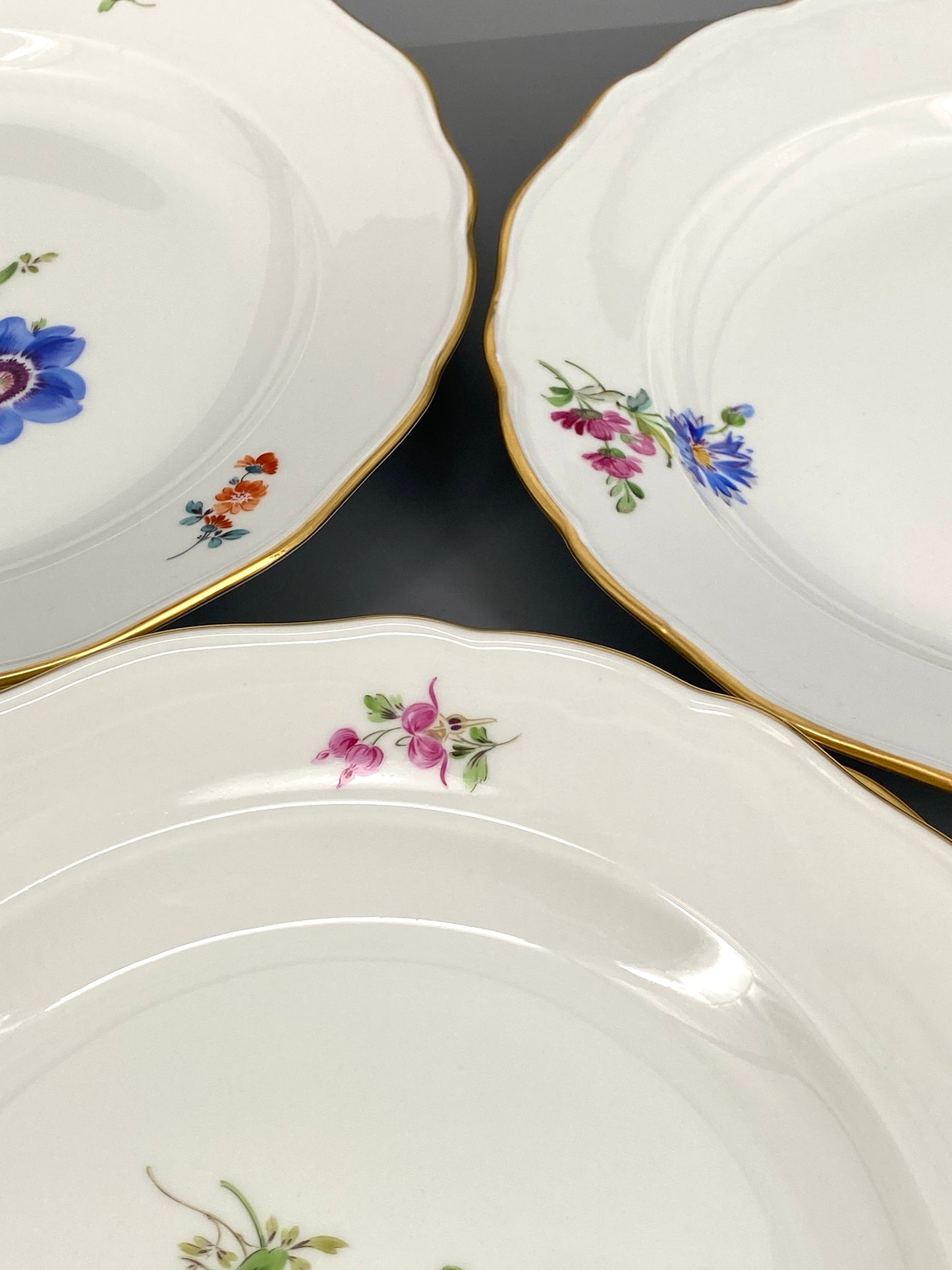 8 Porzellan Teller von Meissen, mit Blumenbukett und Streublumen