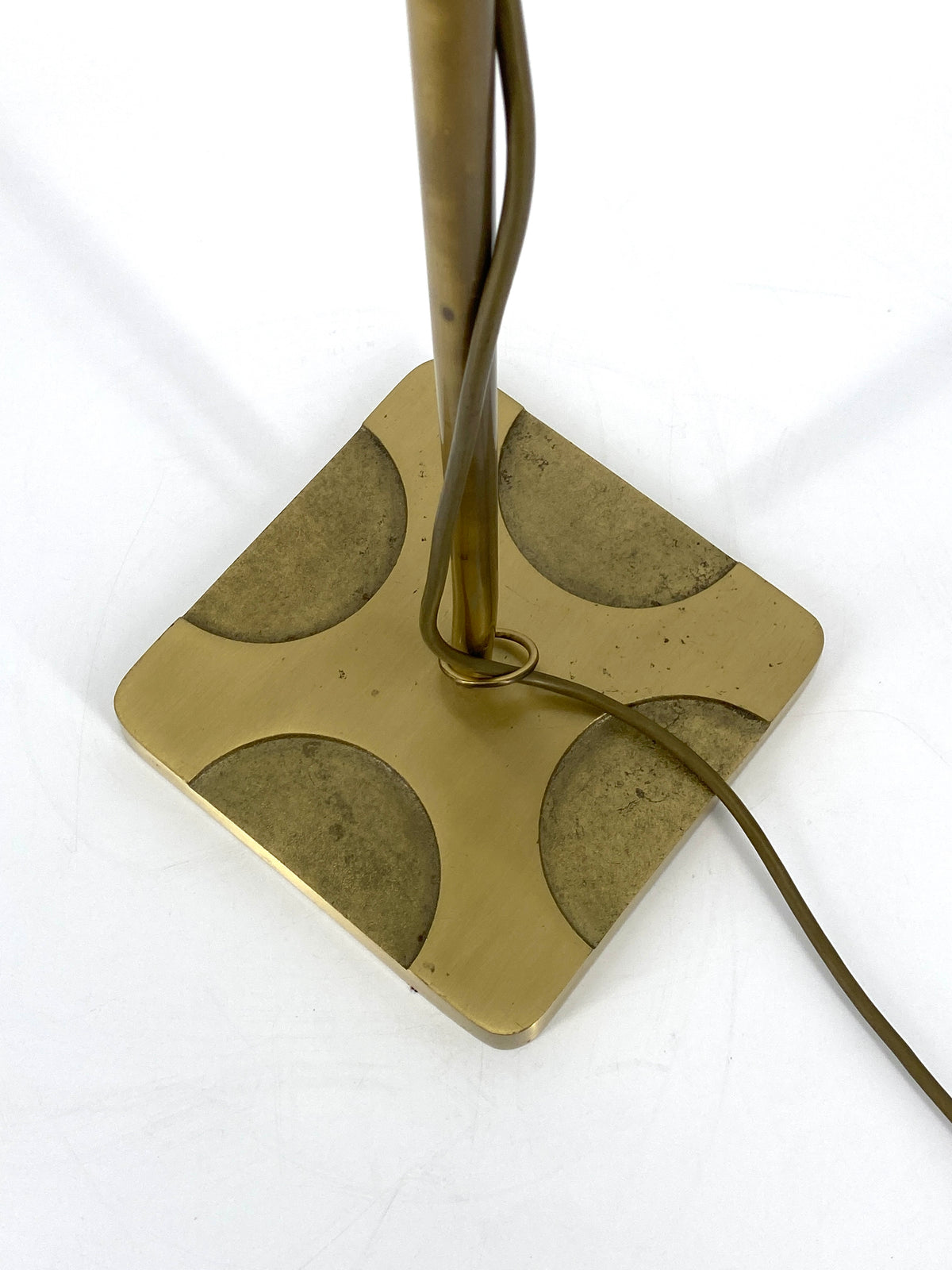 Höhenverstellbare Stehlampe / Leselampe aus Messing mit zylindrischem Schirm und massivem Gelenk, Italien 60/70er Jahre