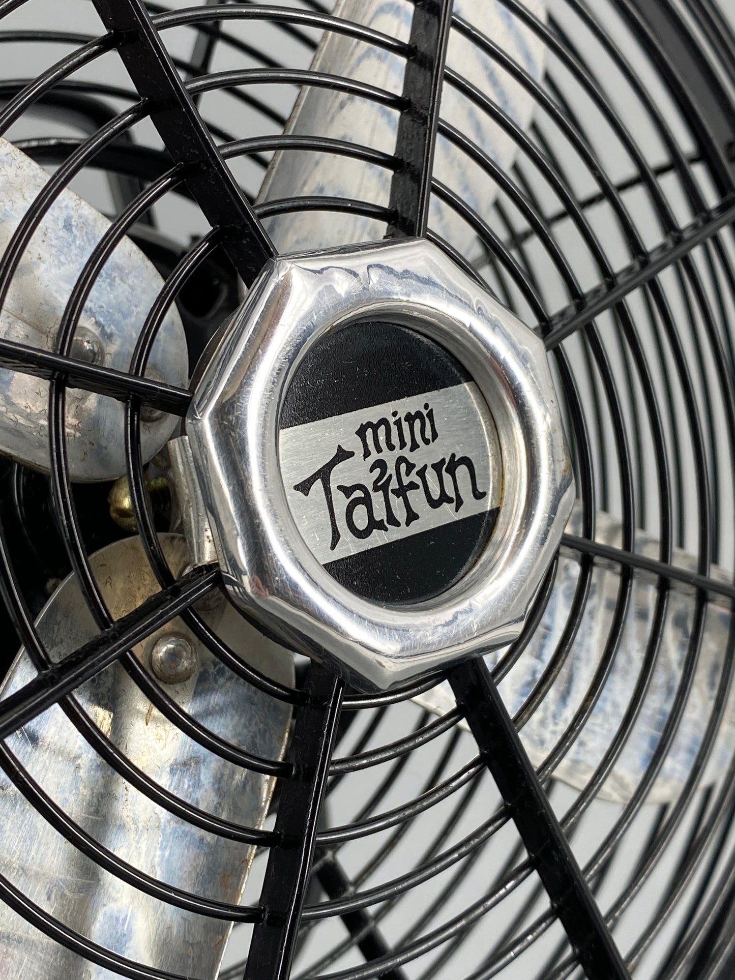 Massiver Tischventilator "Taifun", Kult-Modell von Ikea