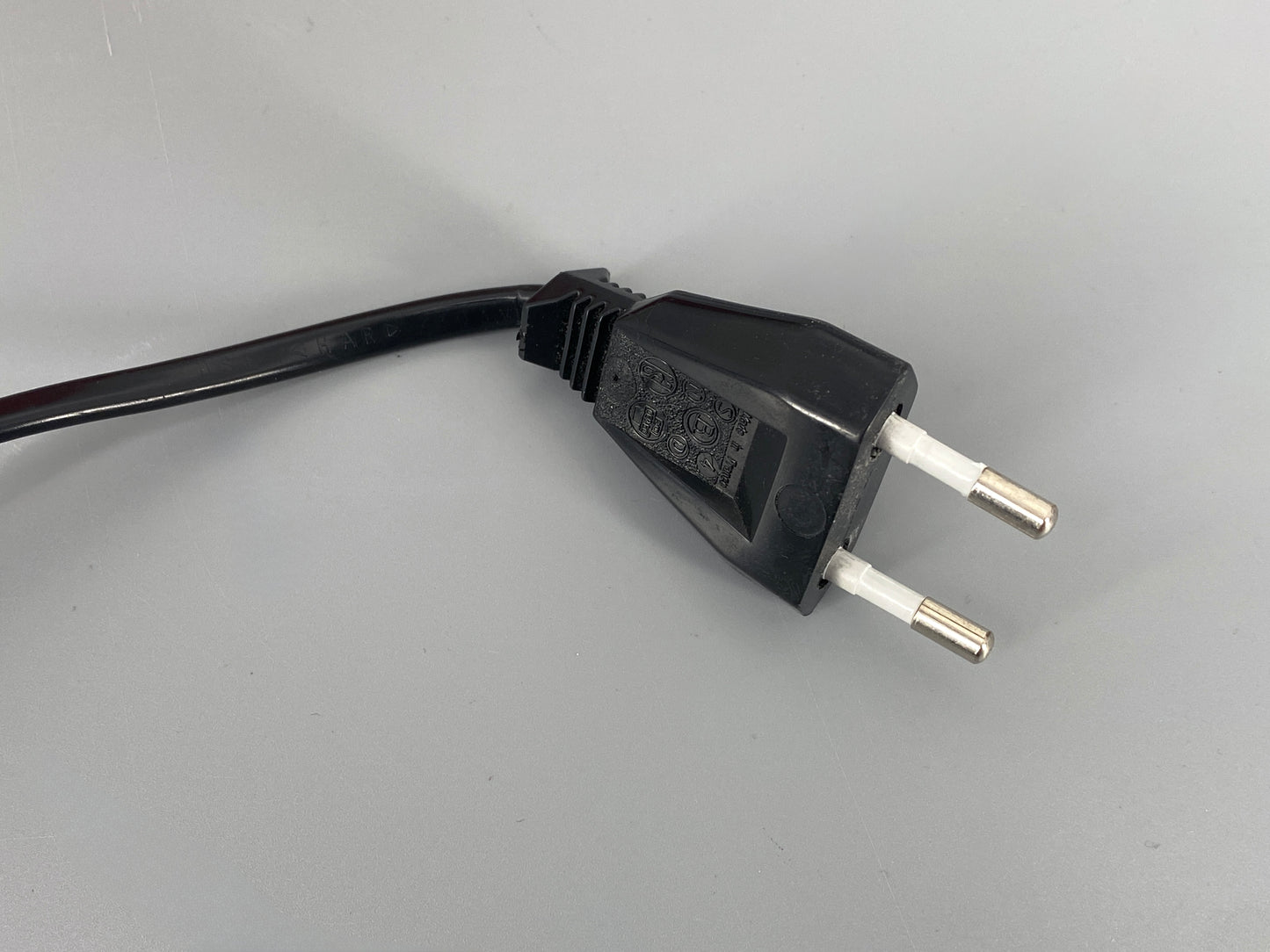 Pilzlampe mit rotem Kunststoffsockel von Massive, Belgien 70er