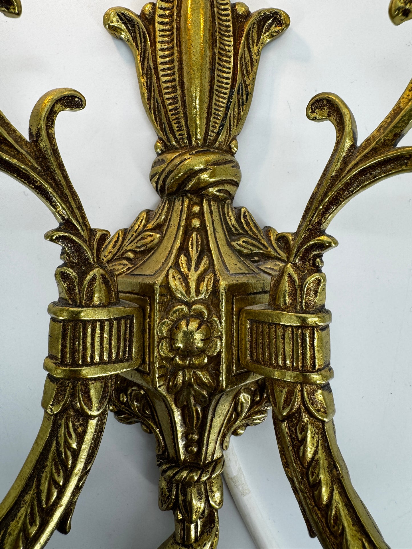 Art-déco-Wandlampe aus Bronze mit goldfarbener Patina